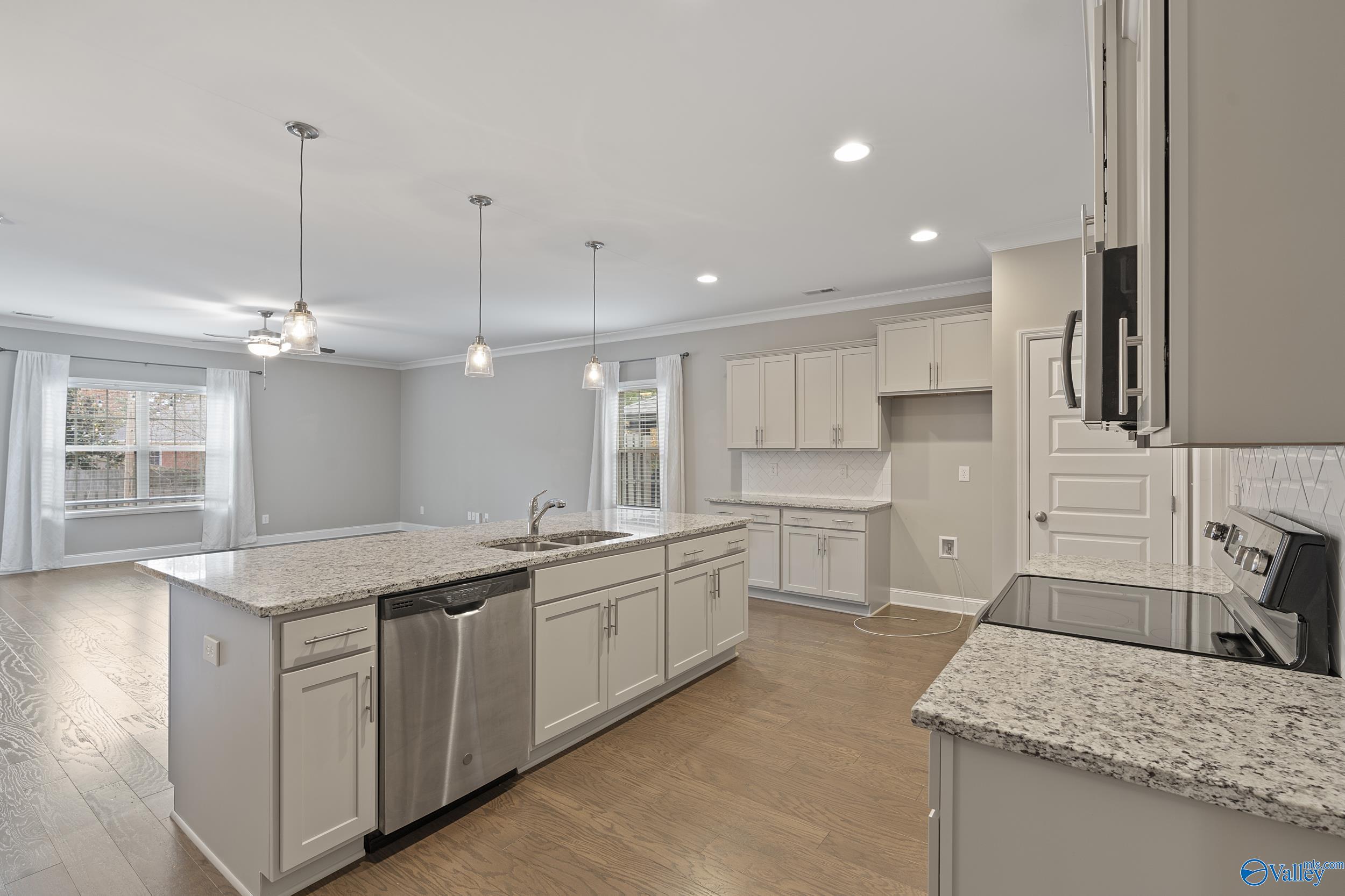122 Summer Pointe Lane