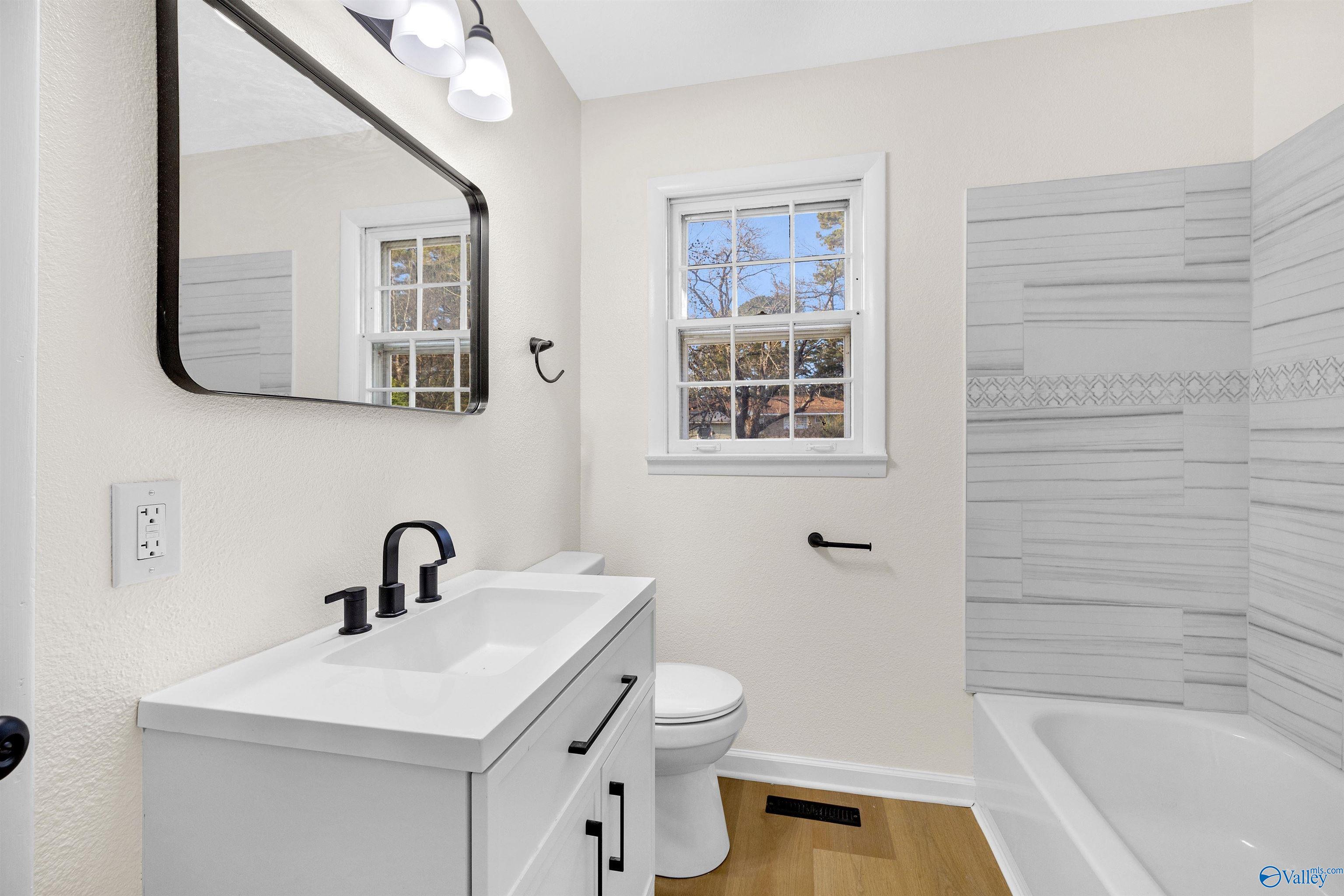 3910 Shamrock Drive NW