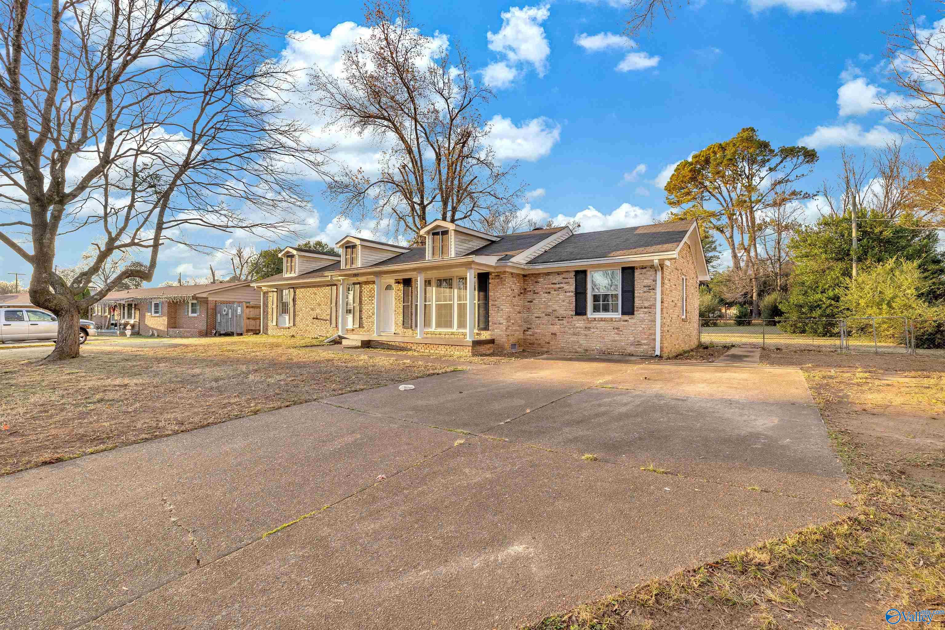 3910 Shamrock Drive NW