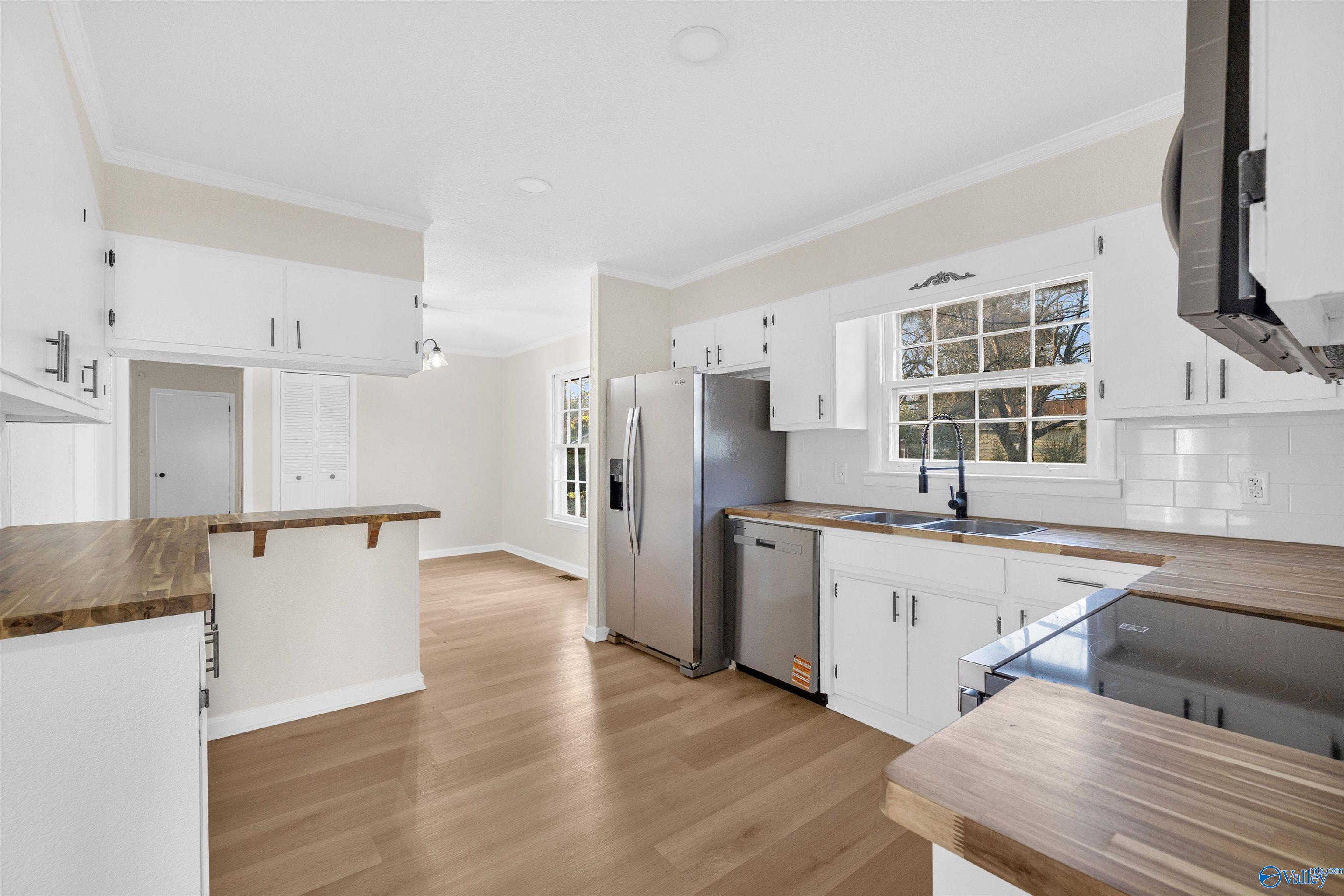 3910 Shamrock Drive NW