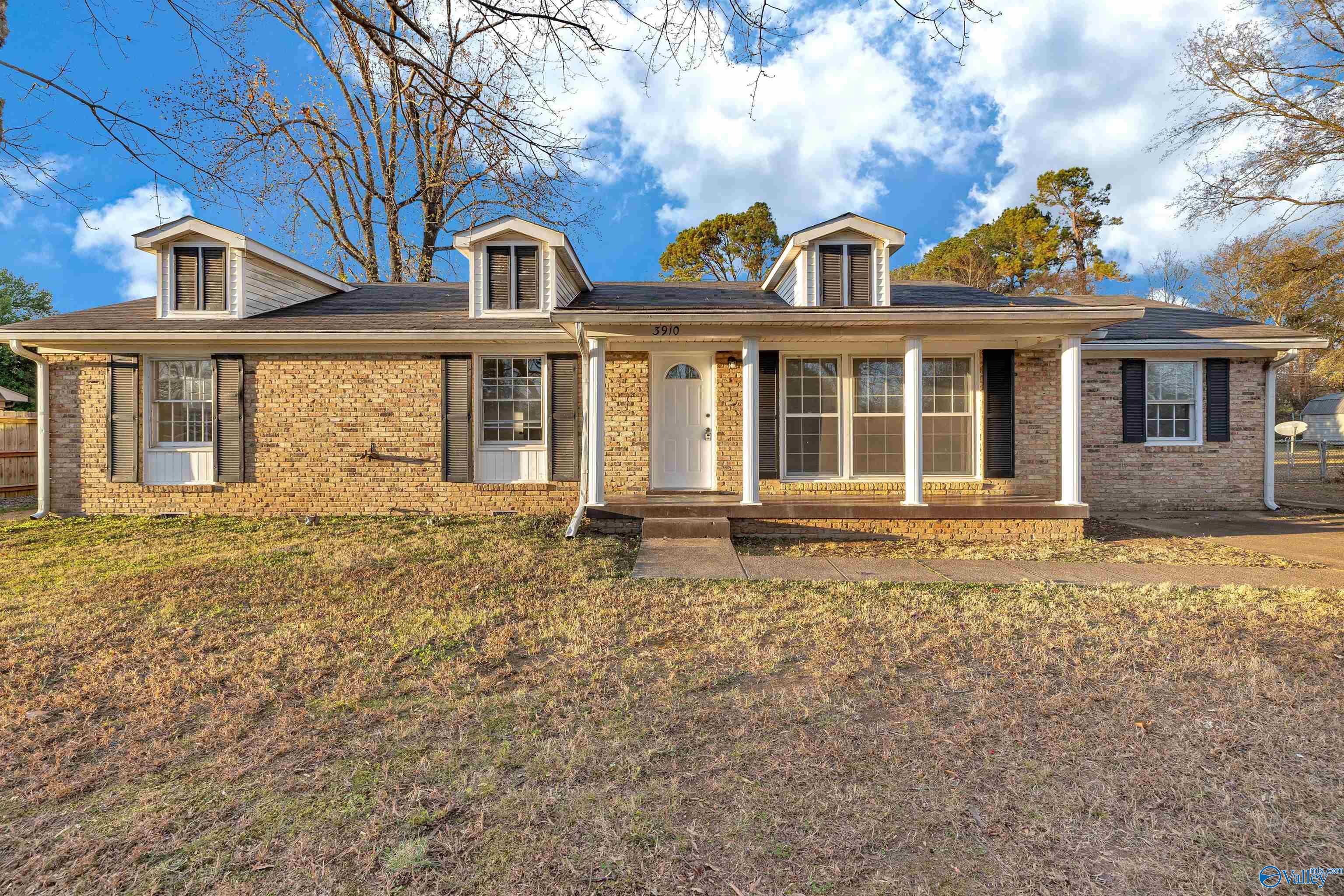 3910 Shamrock Drive NW