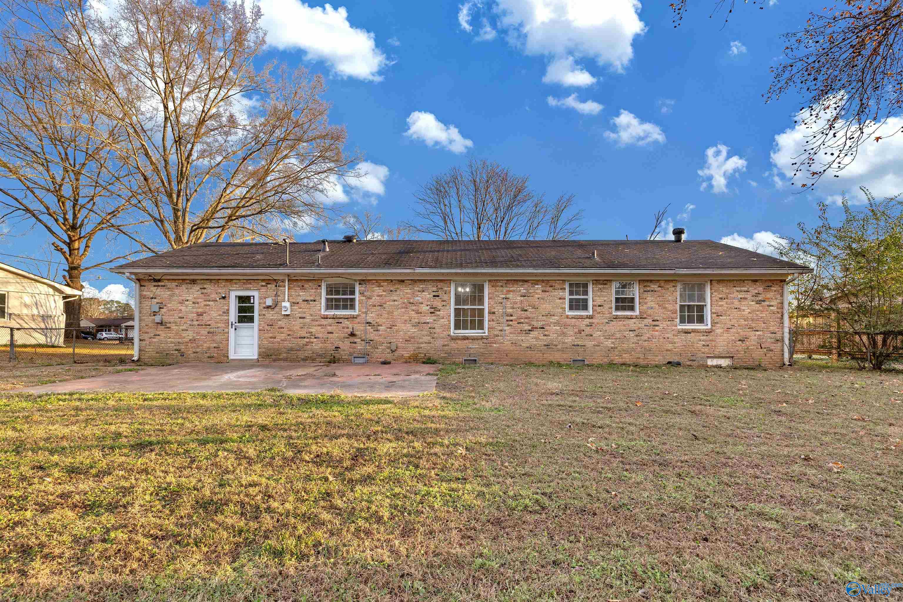 3910 Shamrock Drive NW