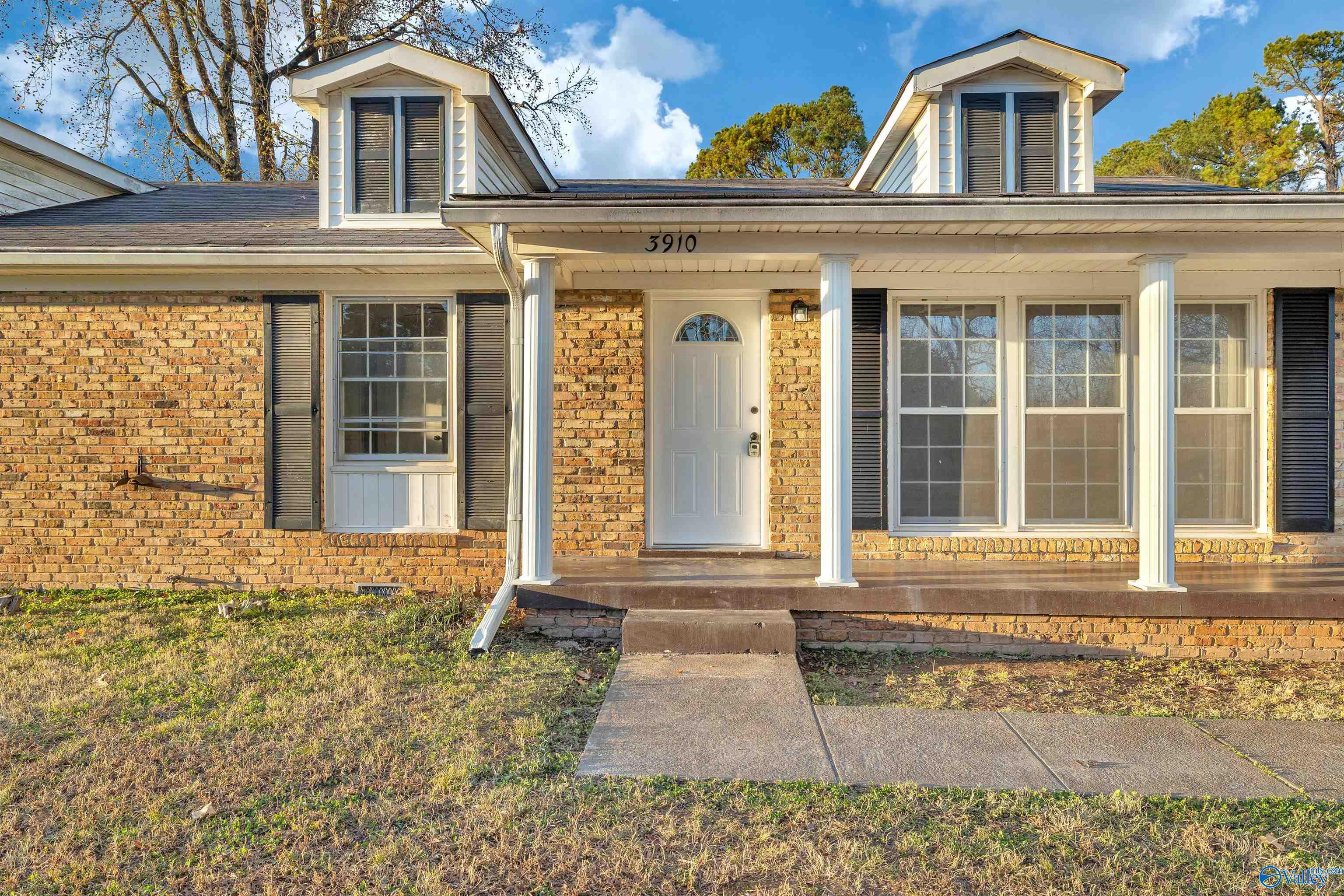 3910 Shamrock Drive NW