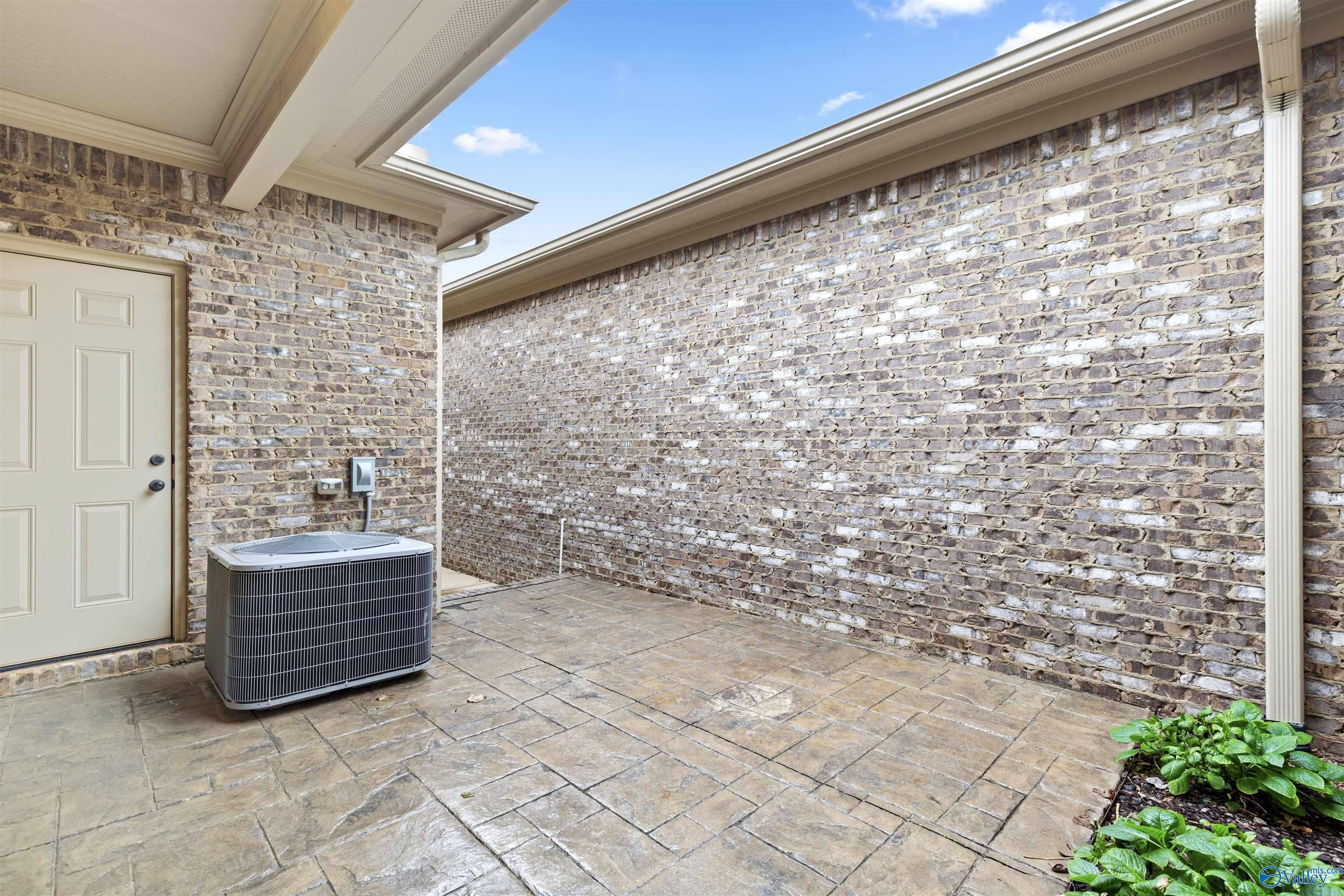 511 West Mossyleaf Drive