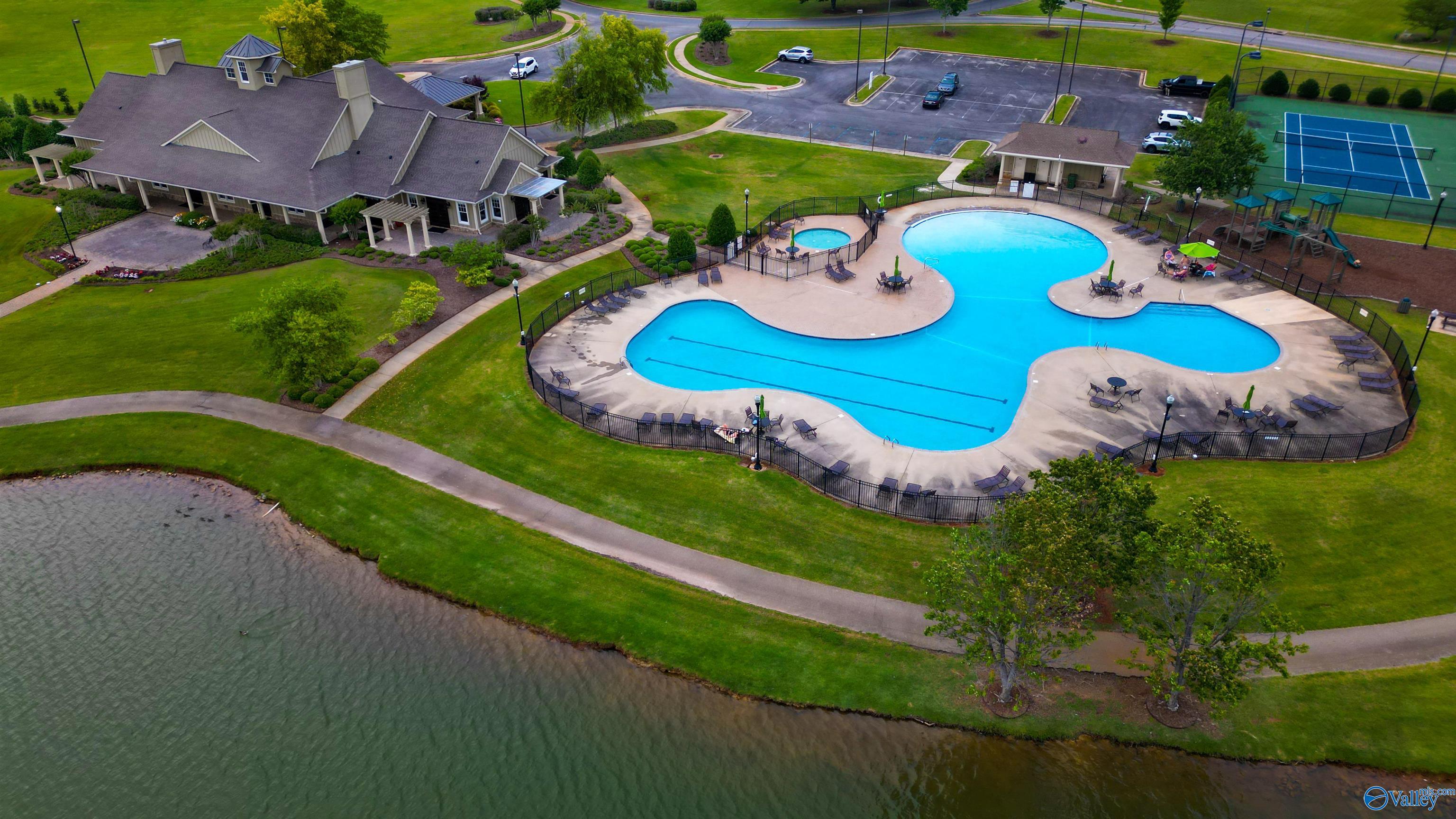 511 West Mossyleaf Drive