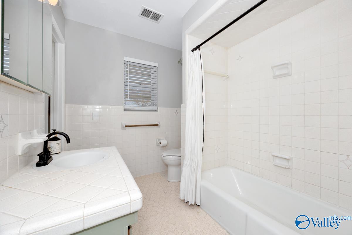 1204 Willowbrook Drive SE APT C