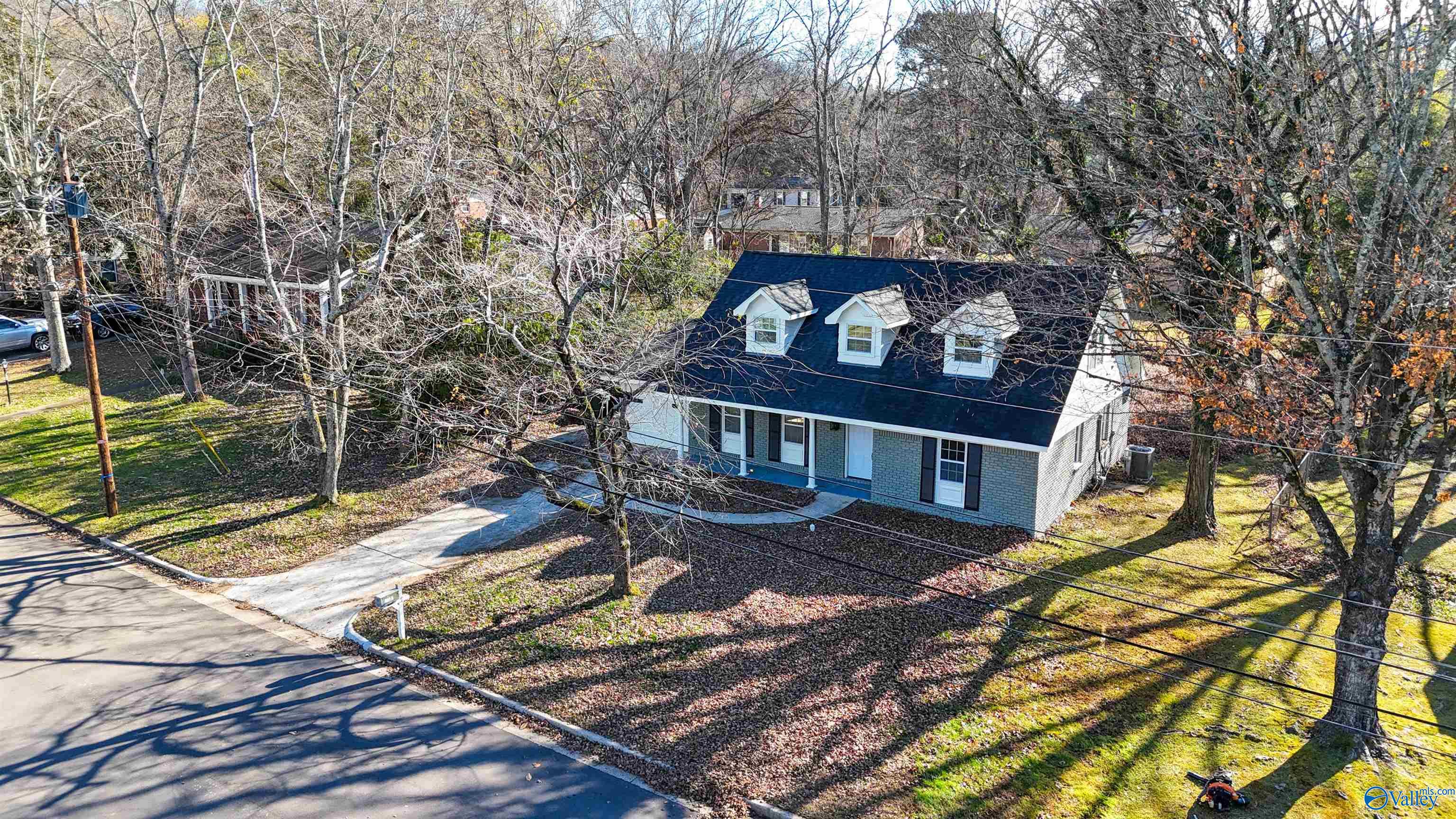 11028 Jean Road SE