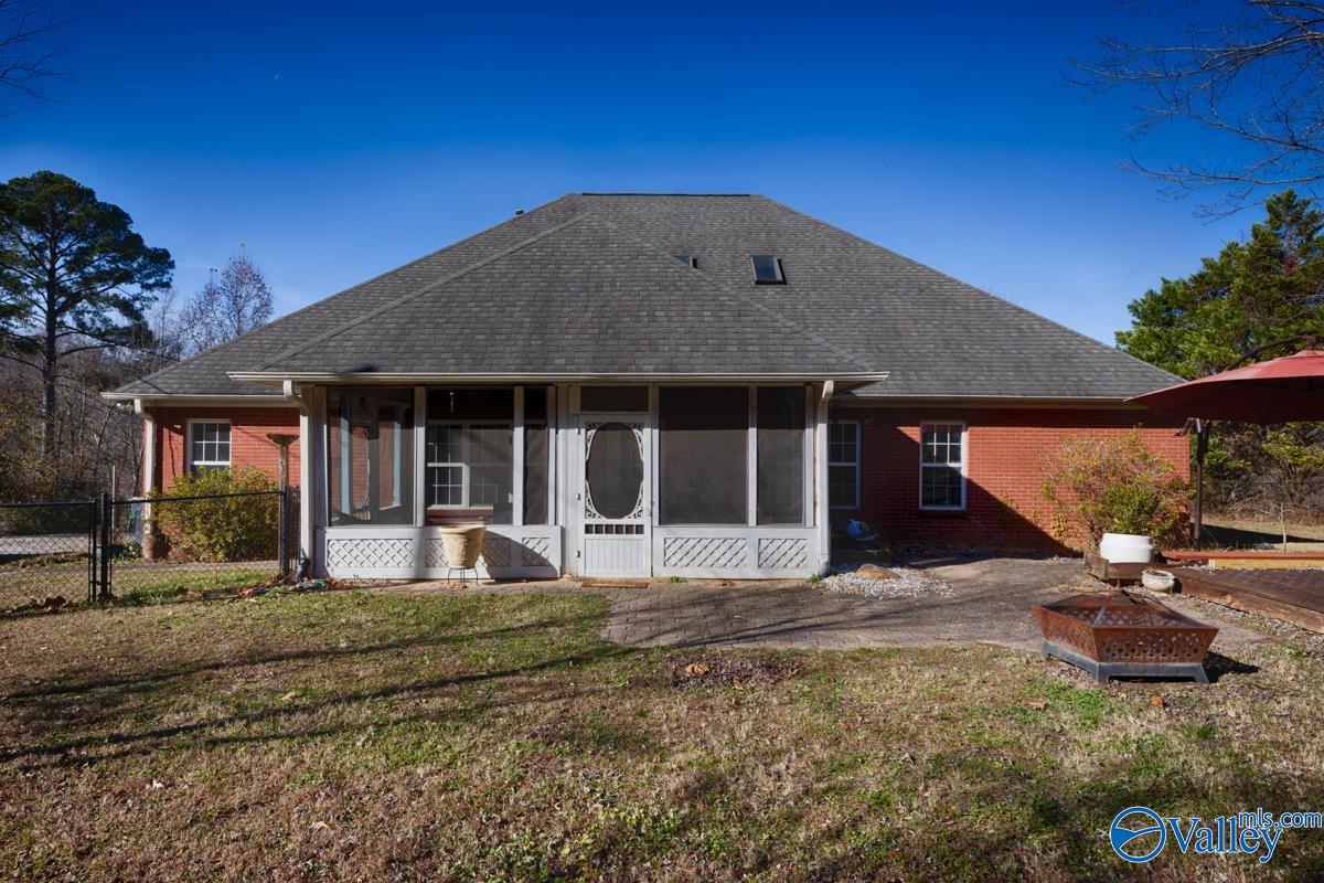 411 N Seneca Drive
