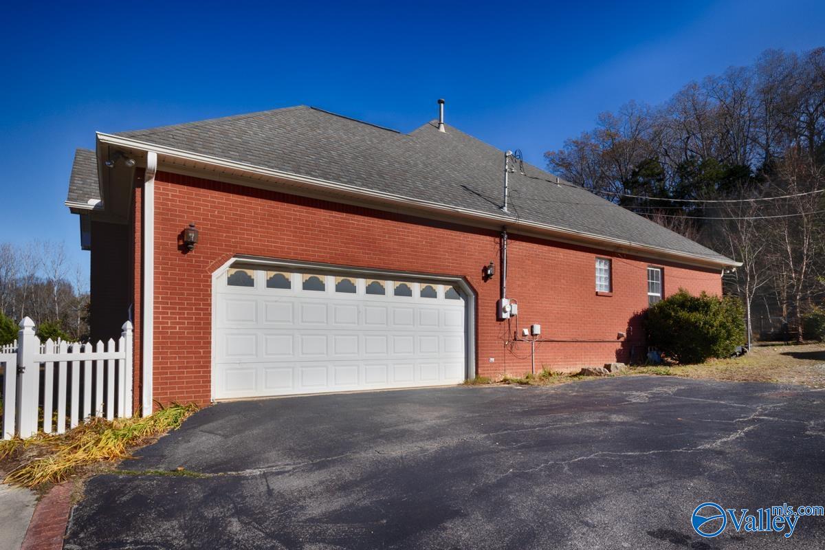 411 N Seneca Drive