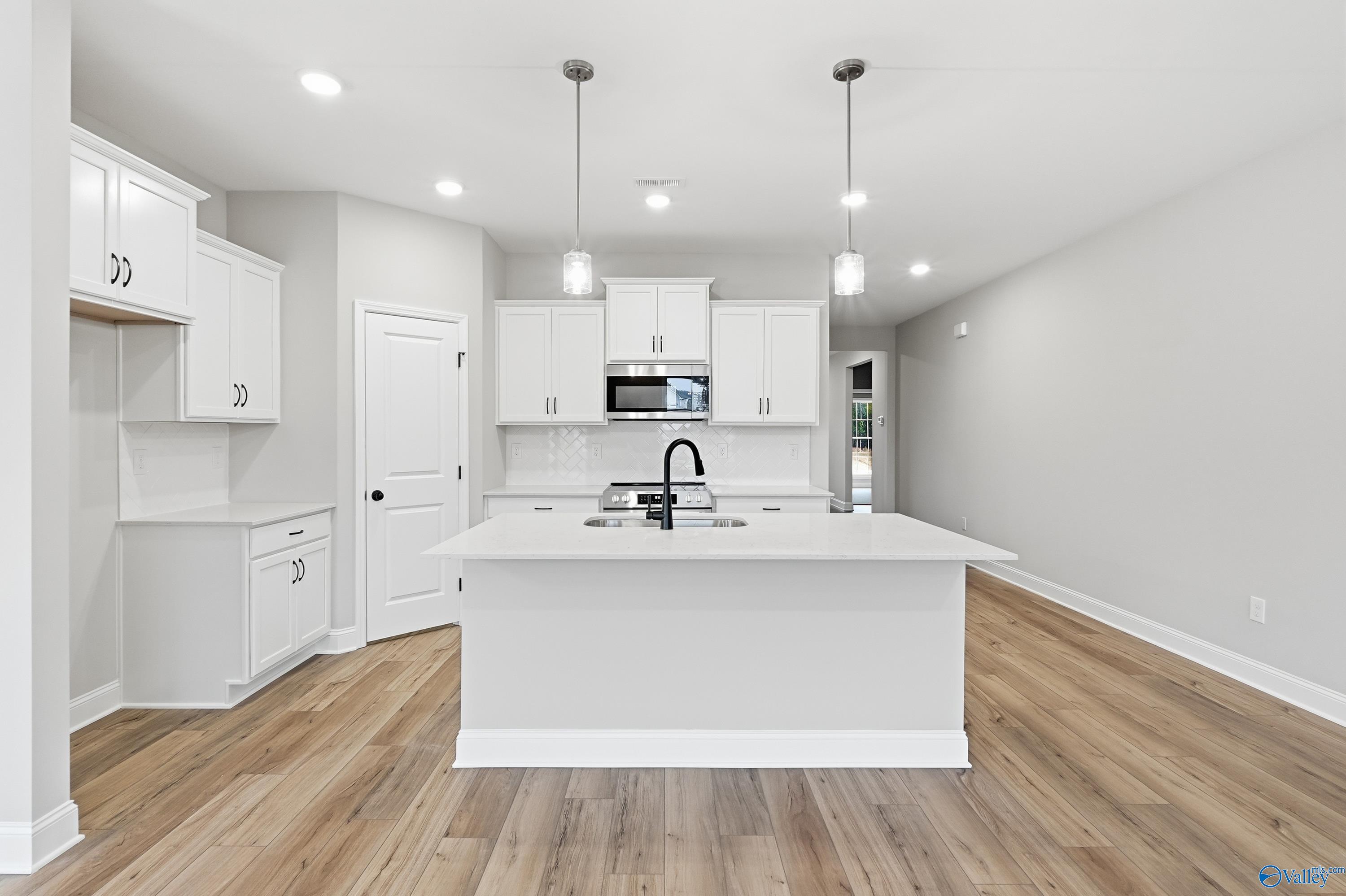 29471 Canoe Circle