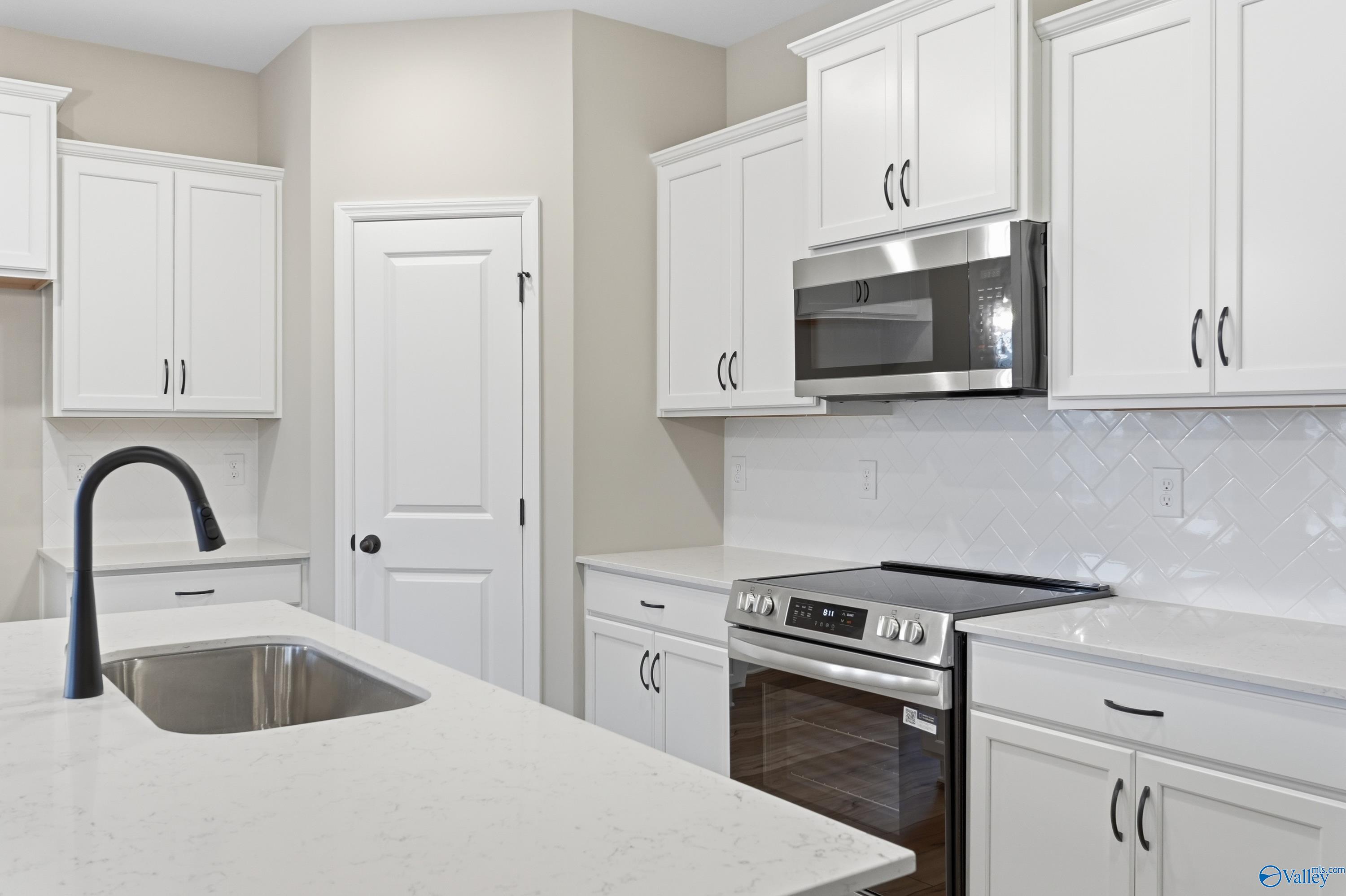 29471 Canoe Circle