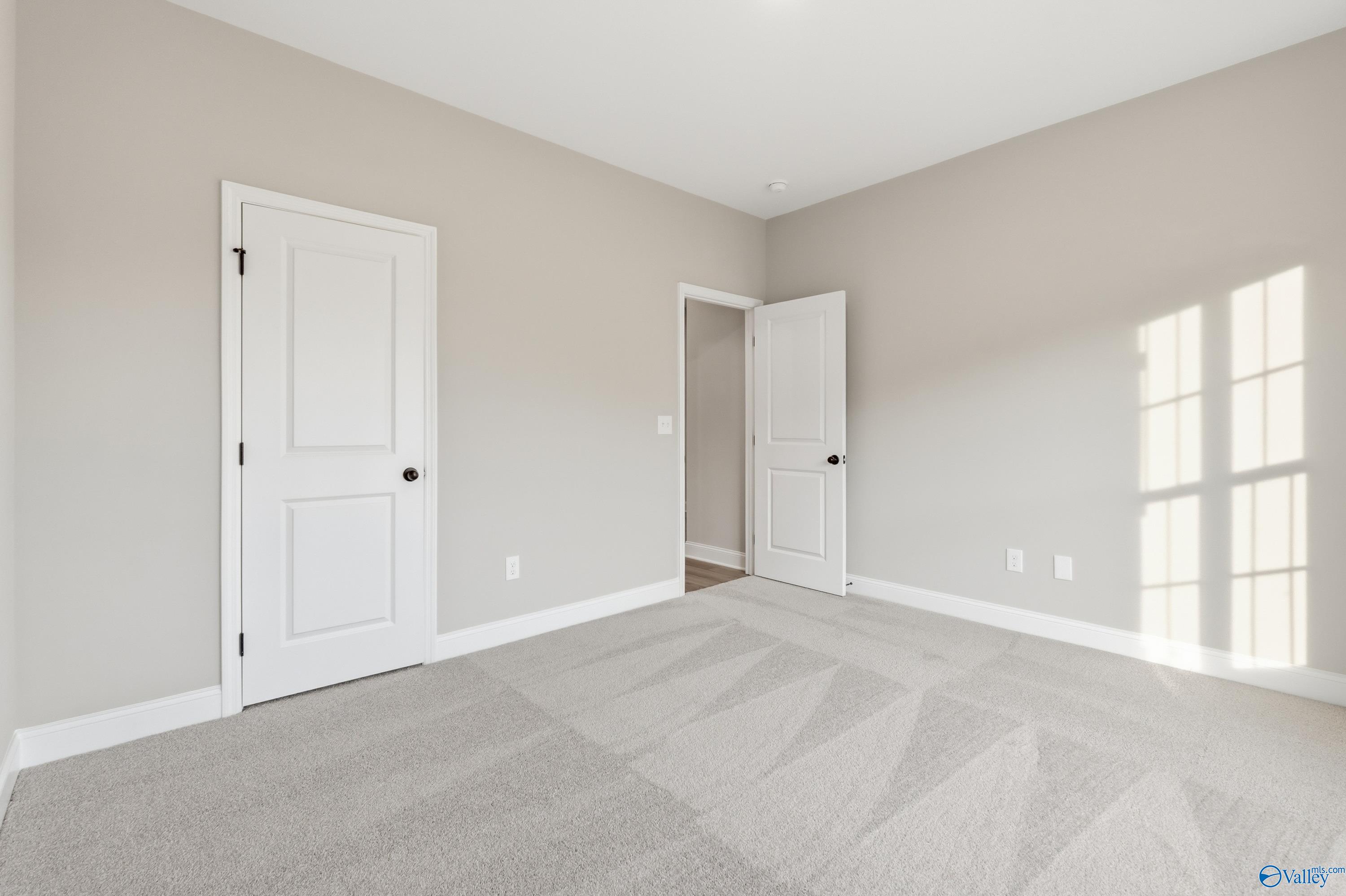 29471 Canoe Circle