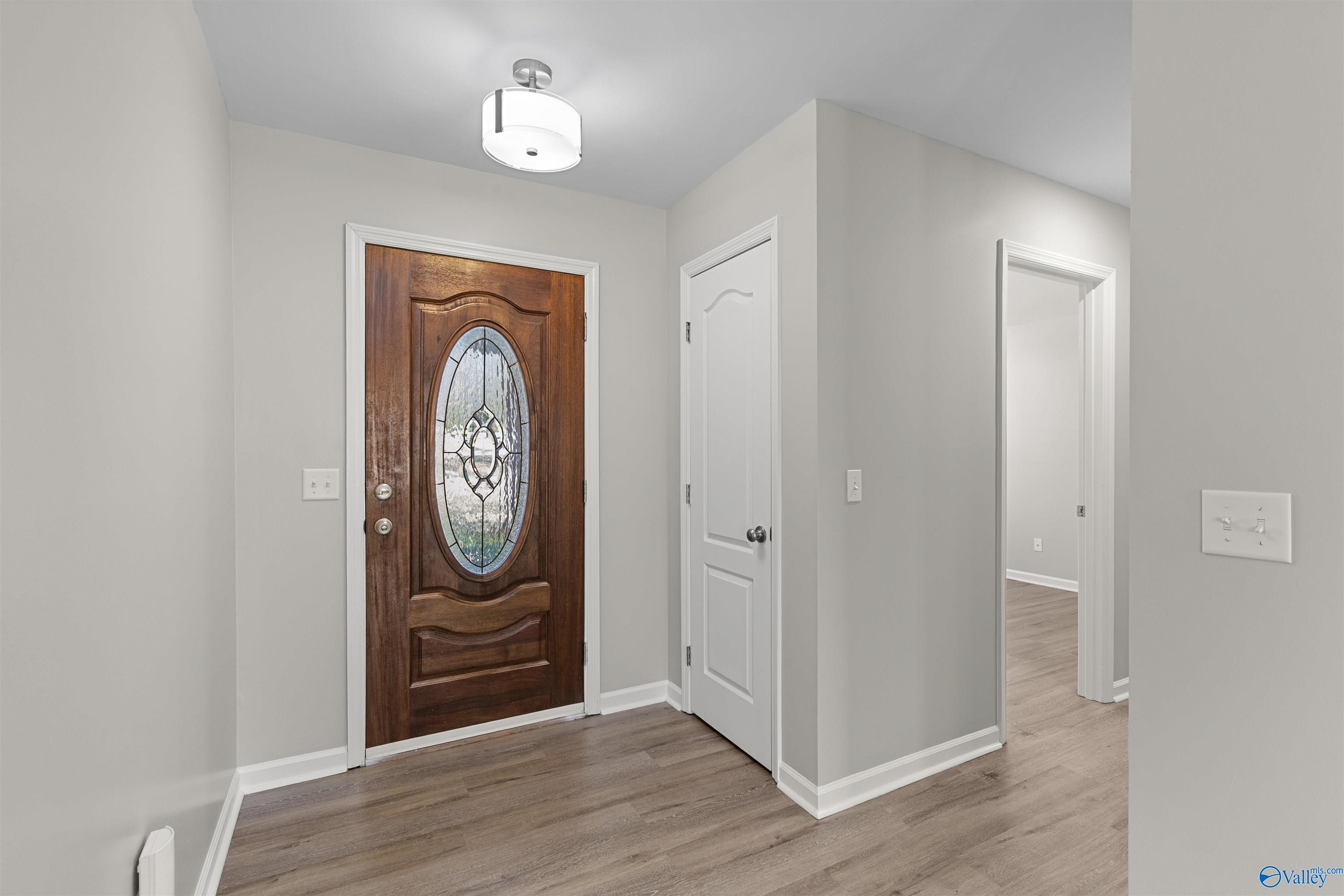 102 Hornet Court