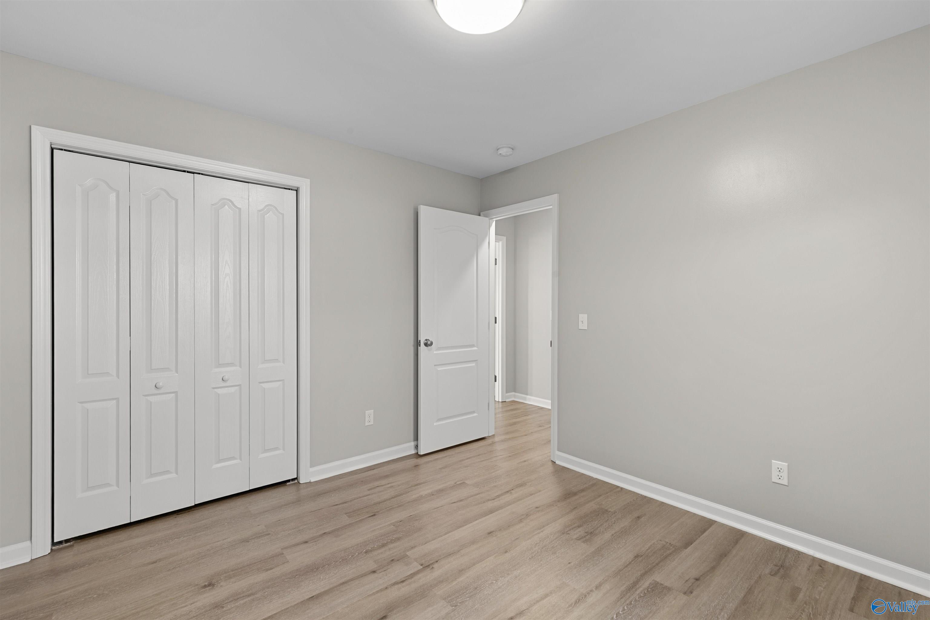 102 Hornet Court