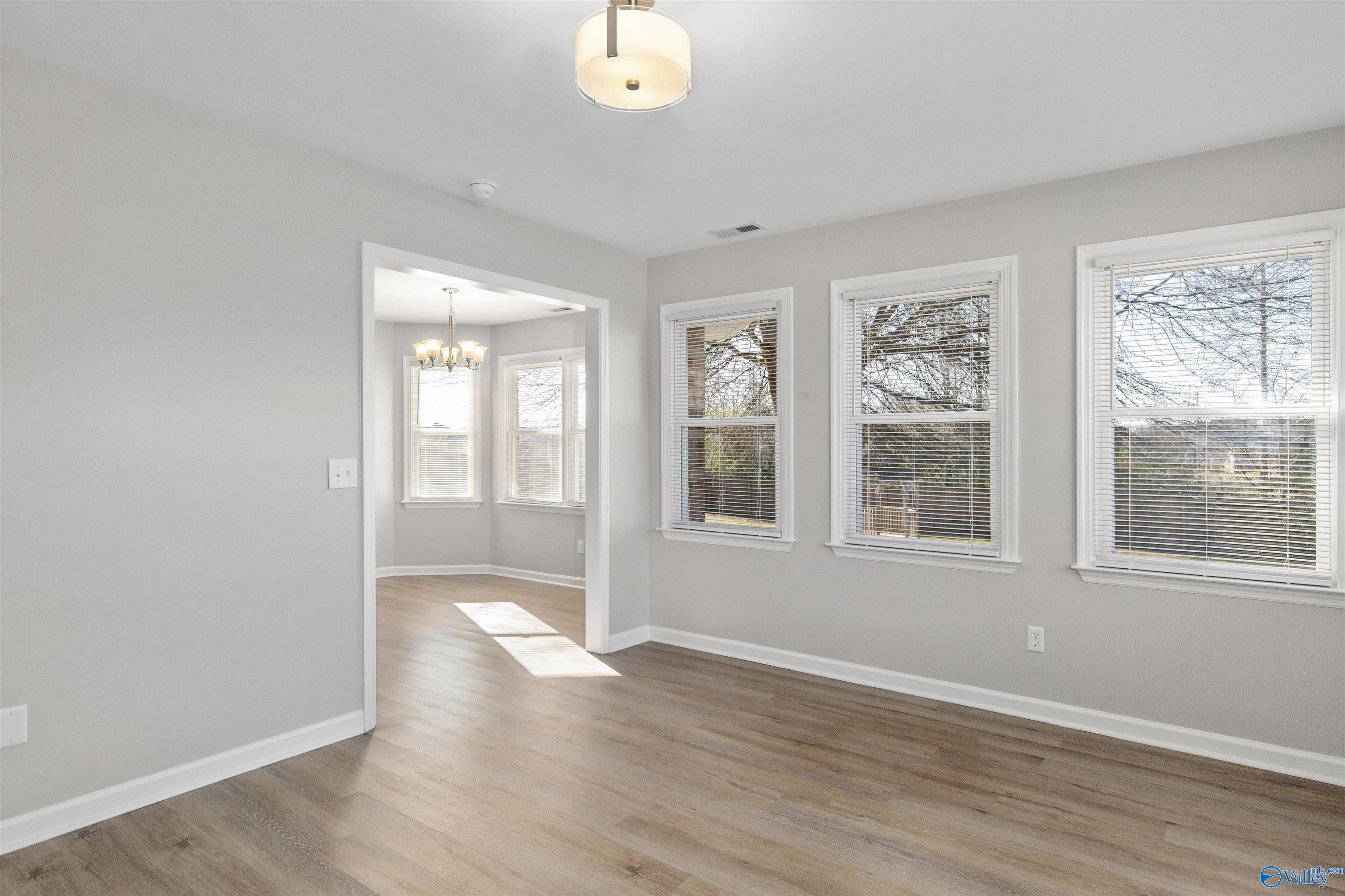 102 Hornet Court