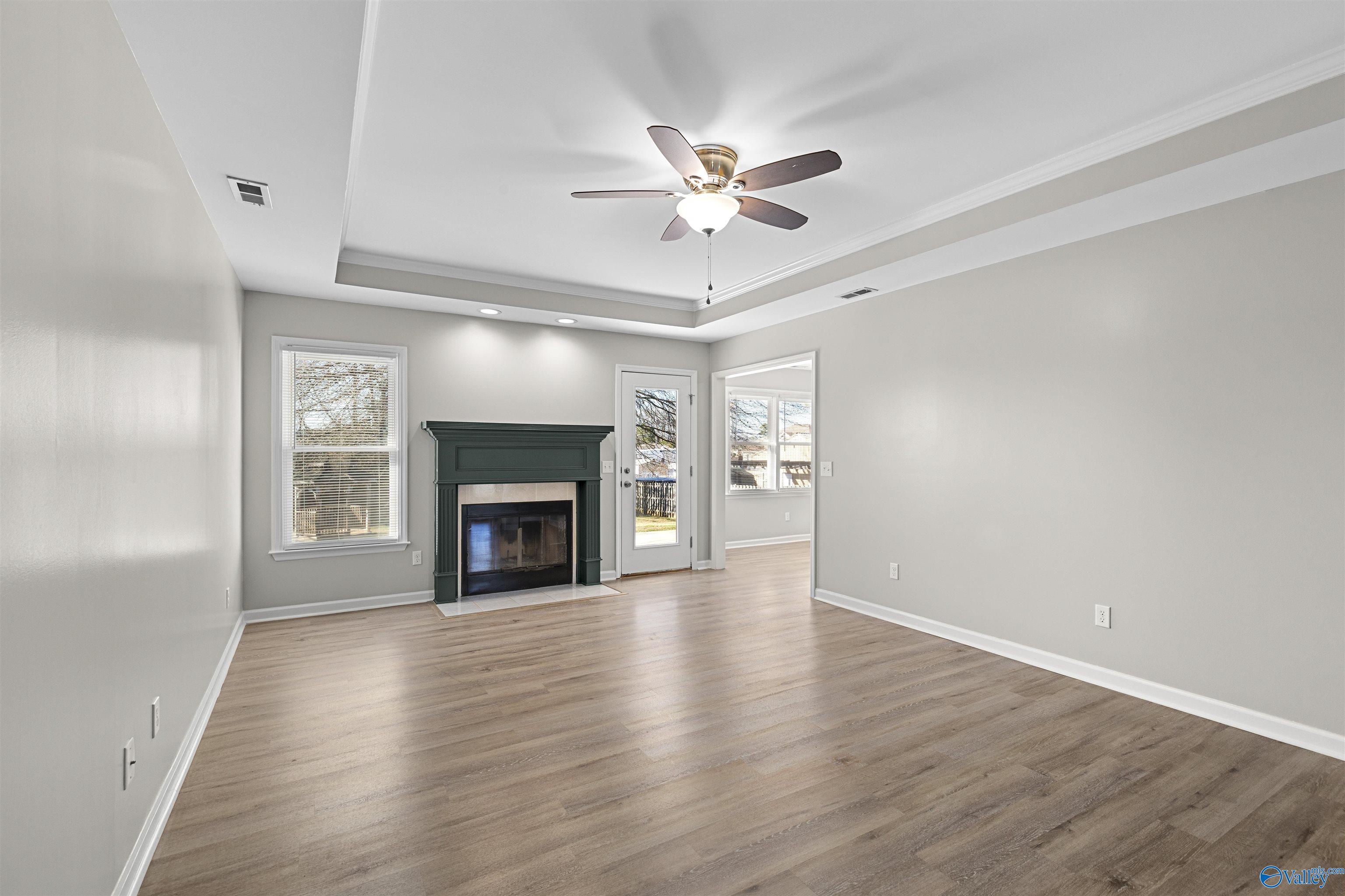 102 Hornet Court