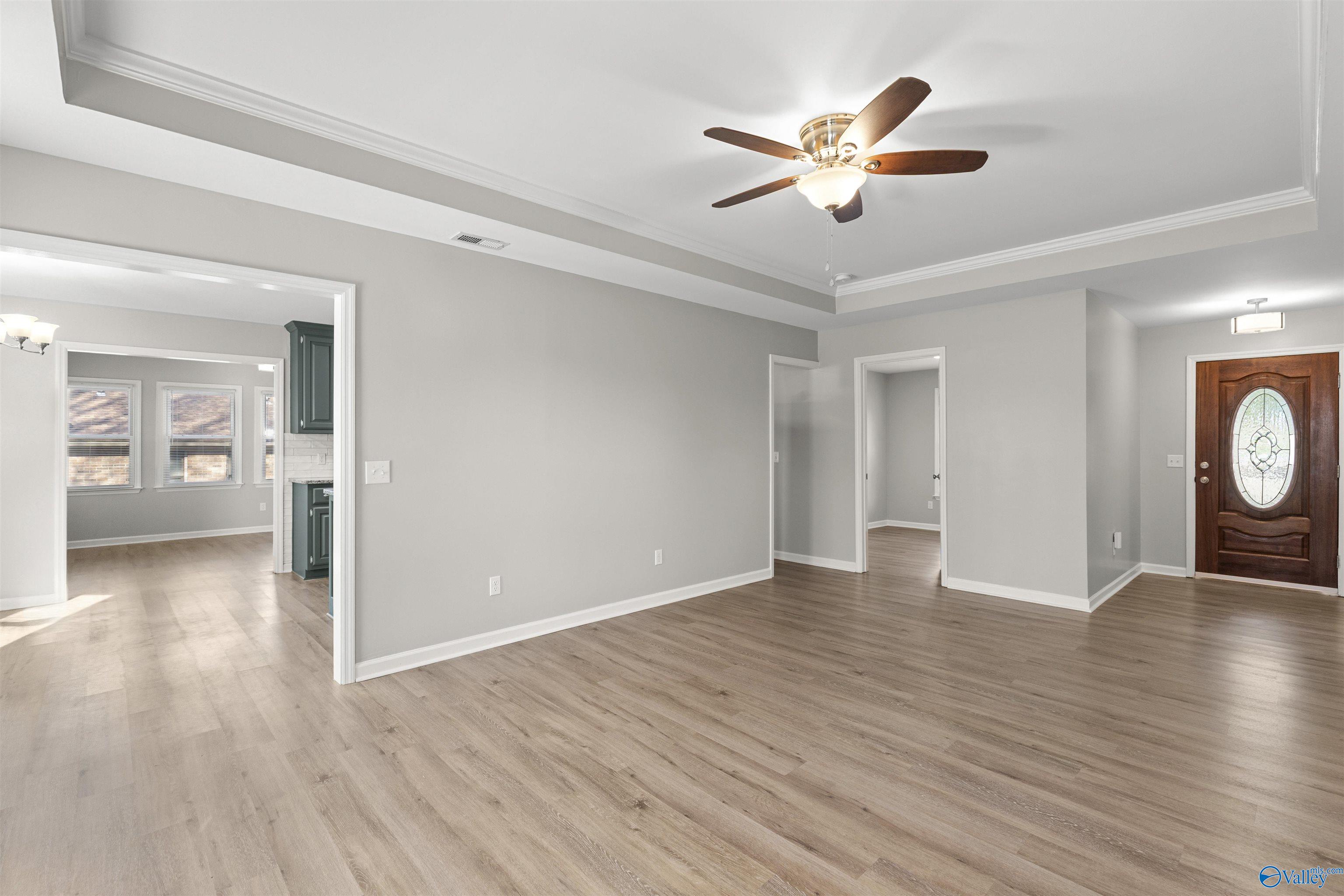 102 Hornet Court