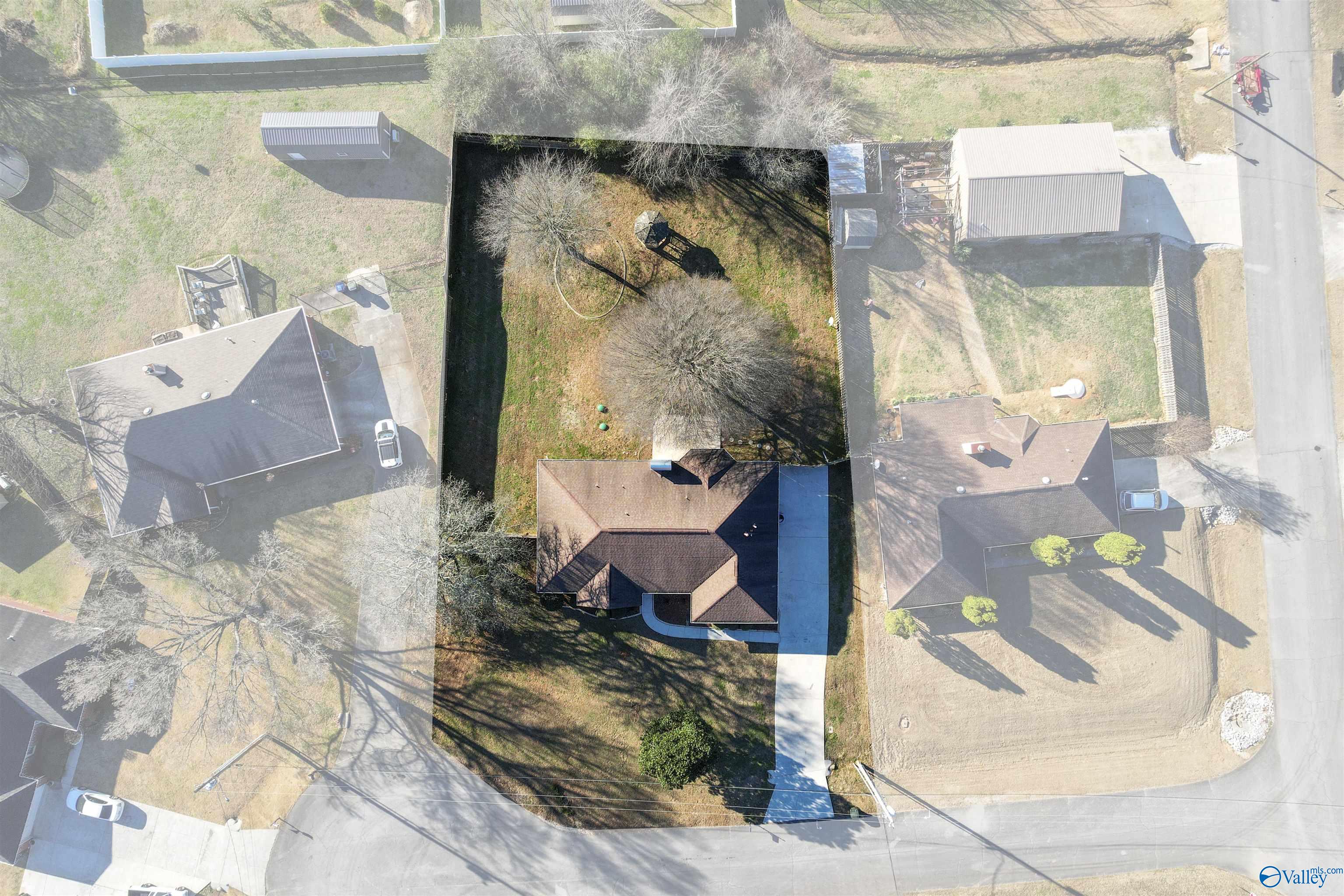 102 Hornet Court