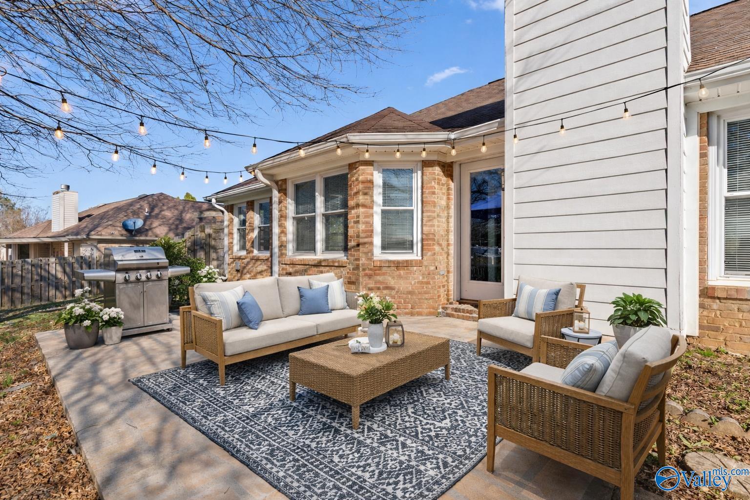 102 Hornet Court