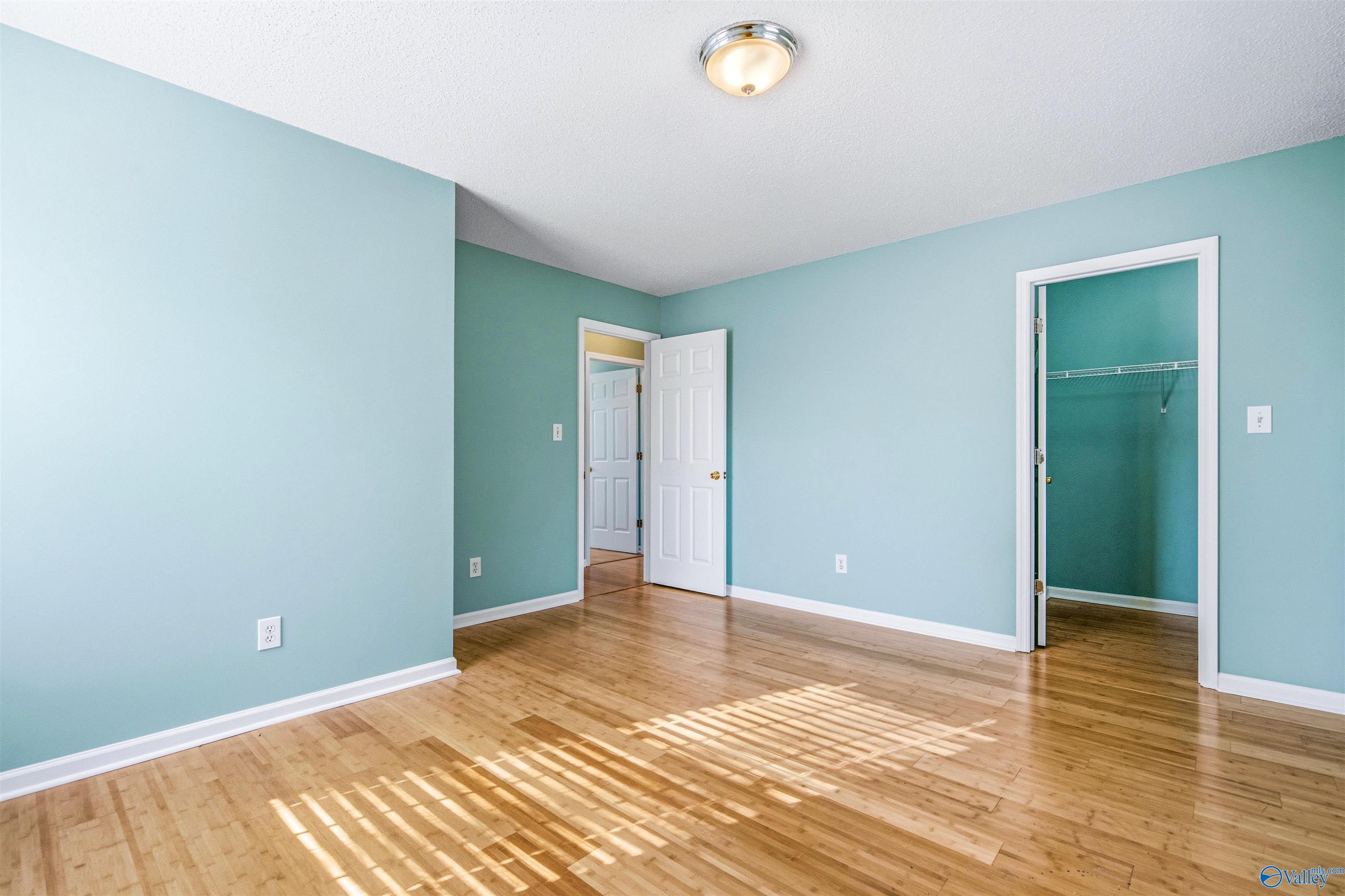 8246 Wall Triana Hwy