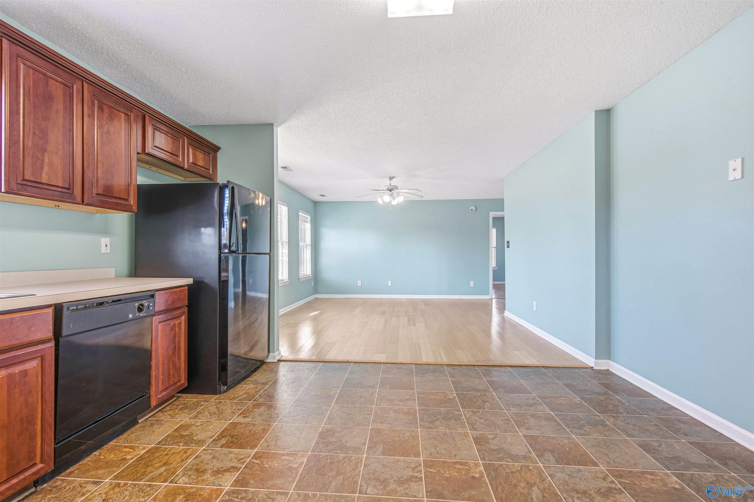 8246 Wall Triana Hwy