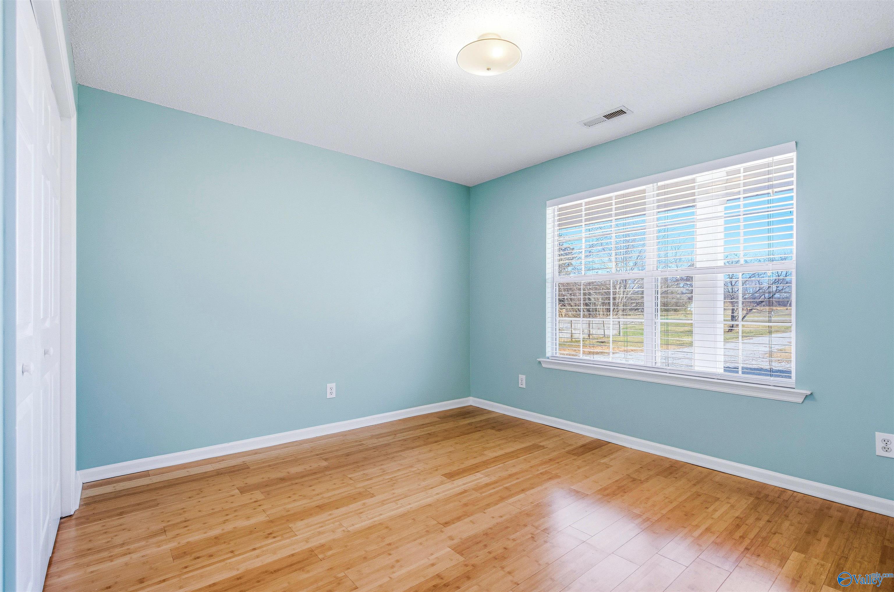 8246 Wall Triana Hwy