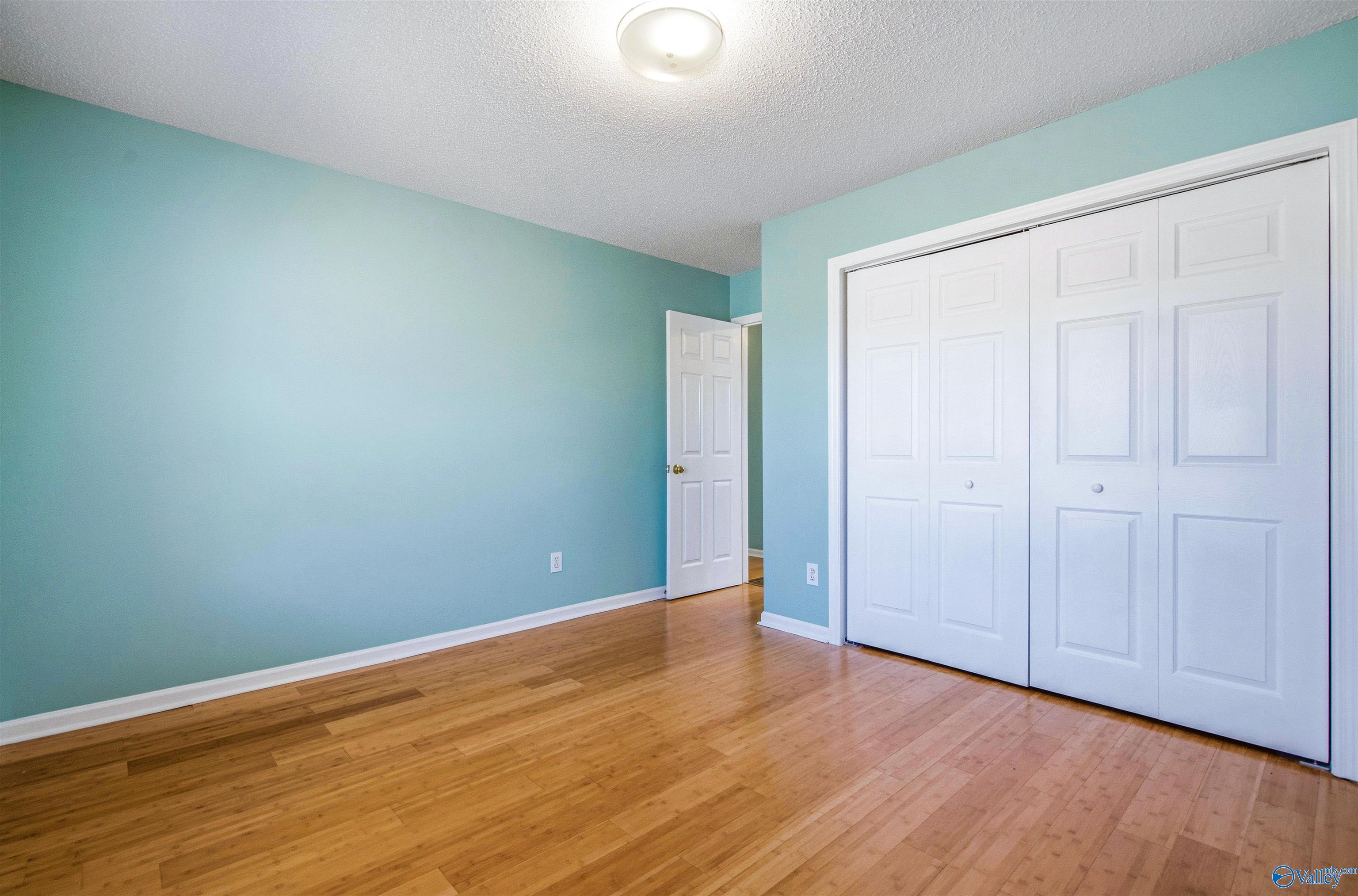 8246 Wall Triana Hwy