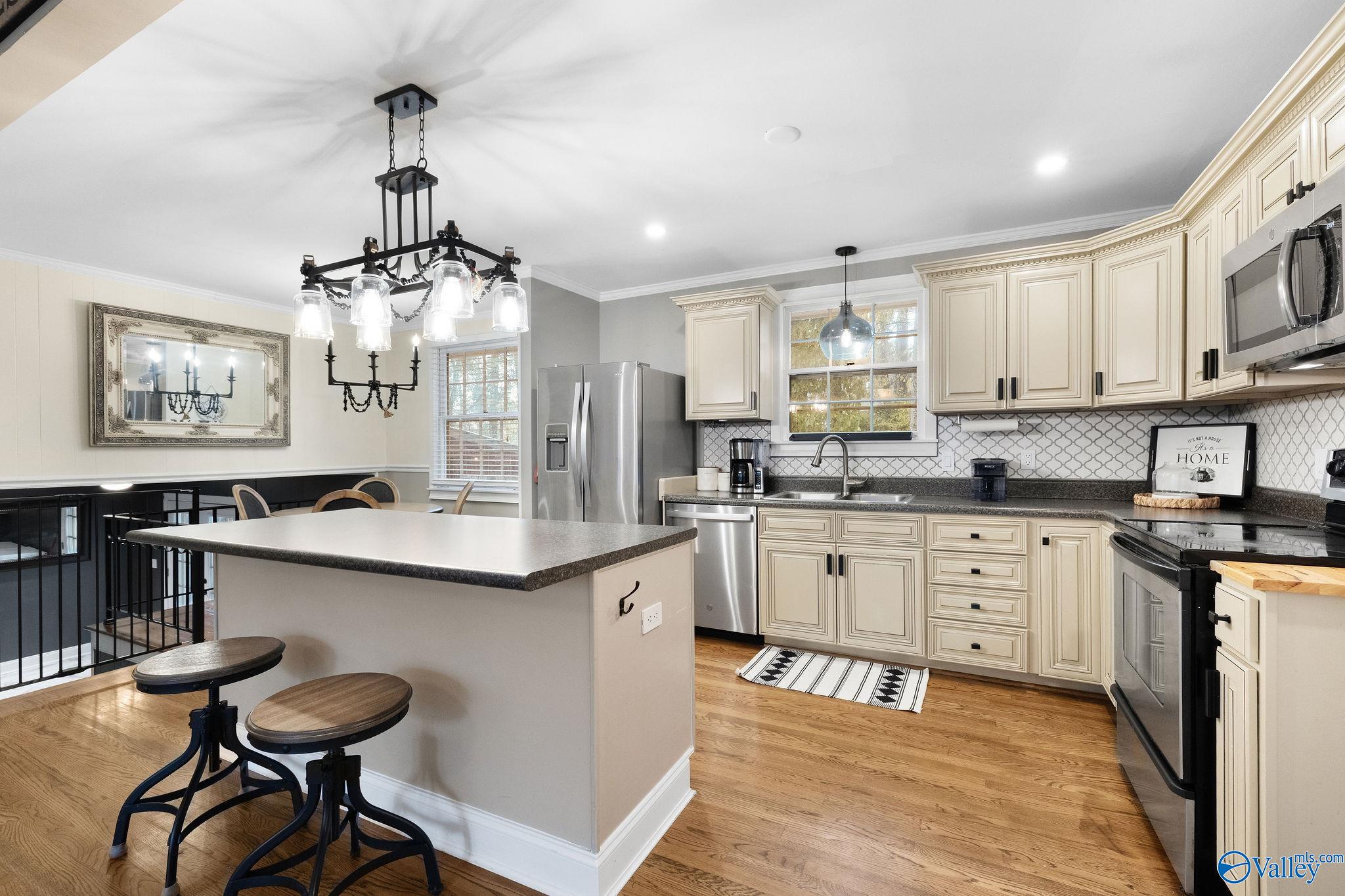 2607 Valley Brook Circle