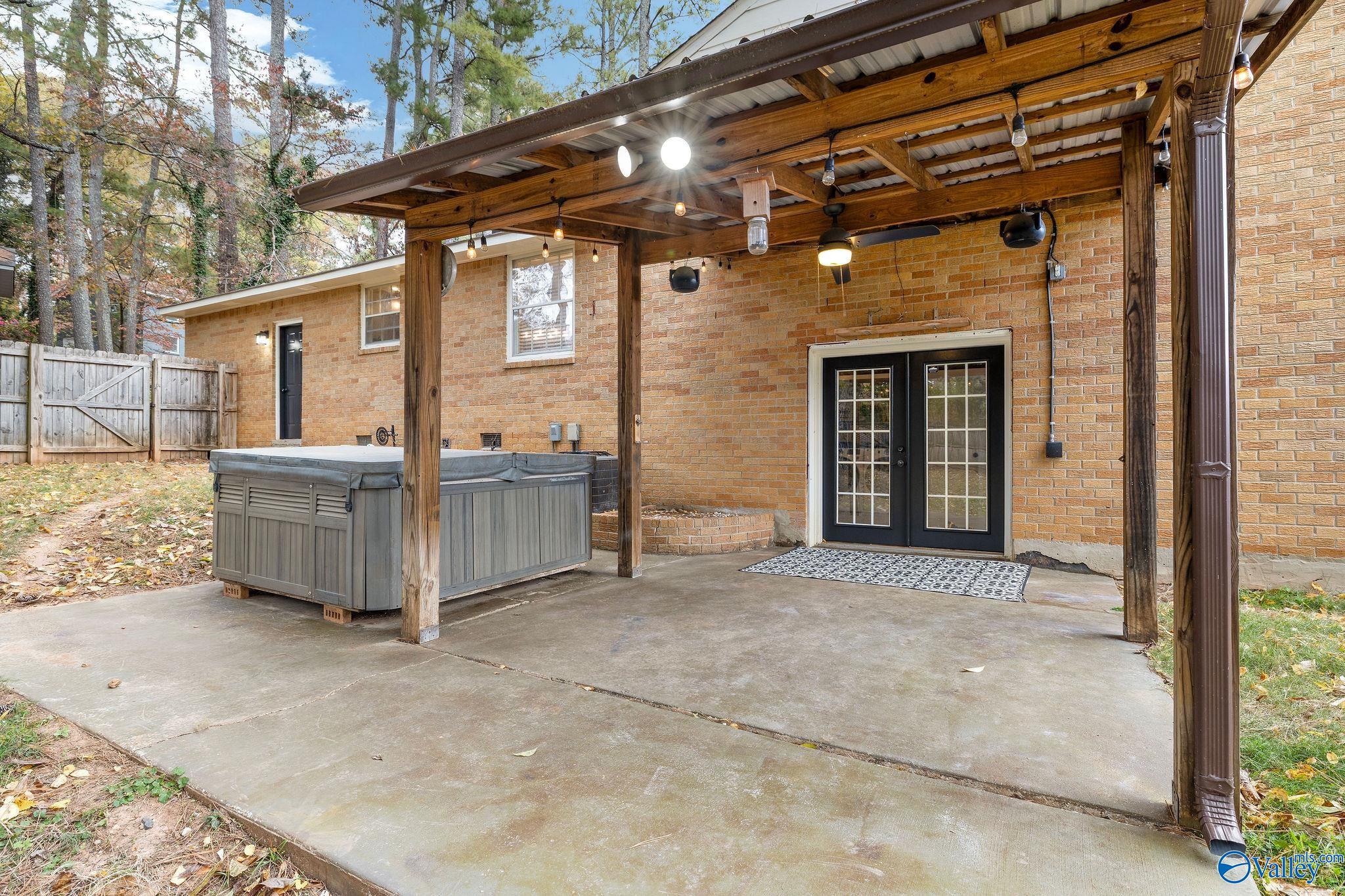 2607 Valley Brook Circle