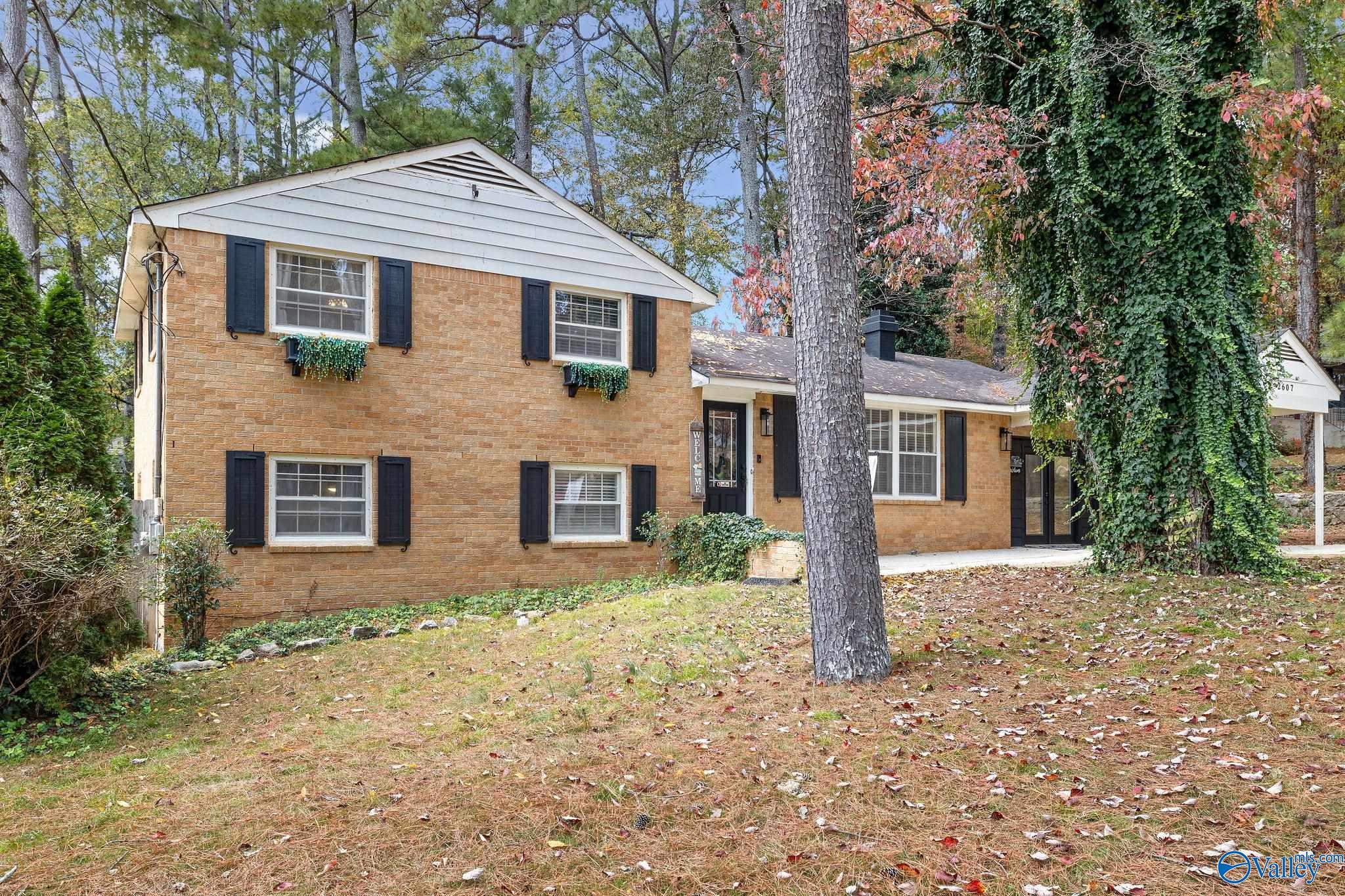 2607 Valley Brook Circle