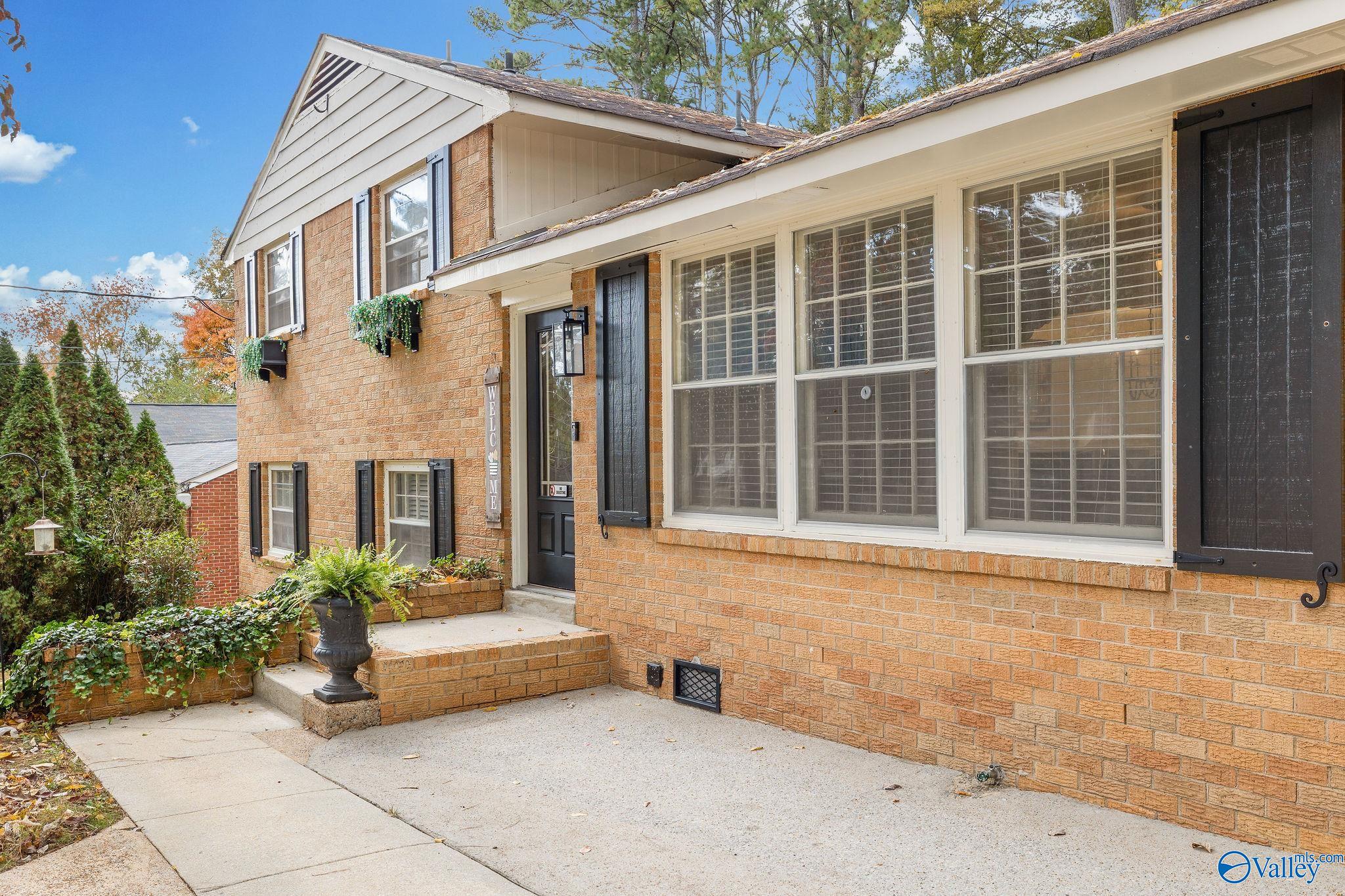 2607 Valley Brook Circle