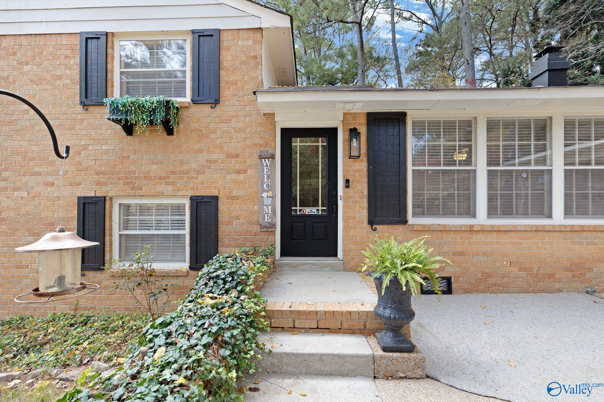 2607 Valley Brook Circle