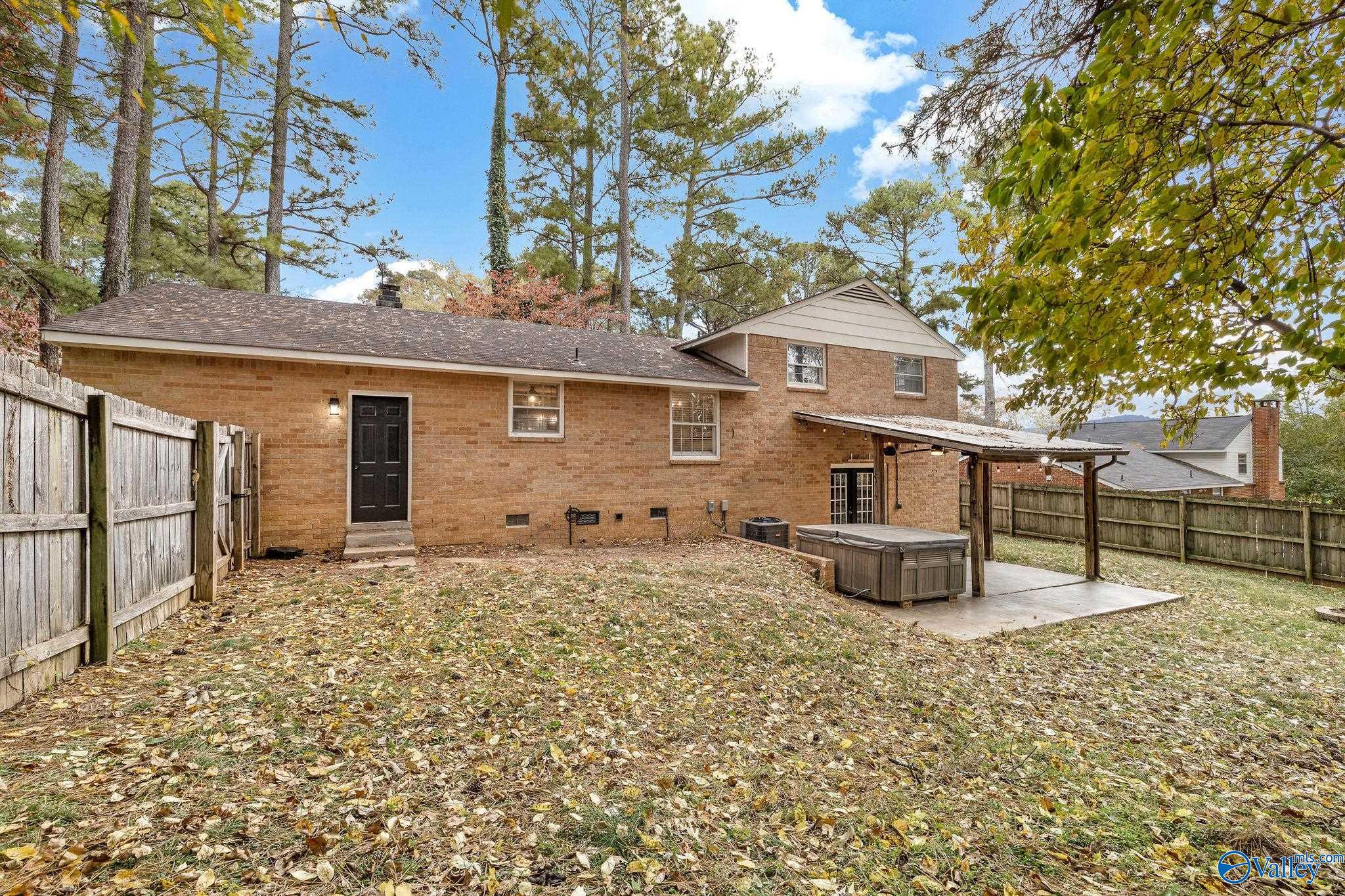2607 Valley Brook Circle