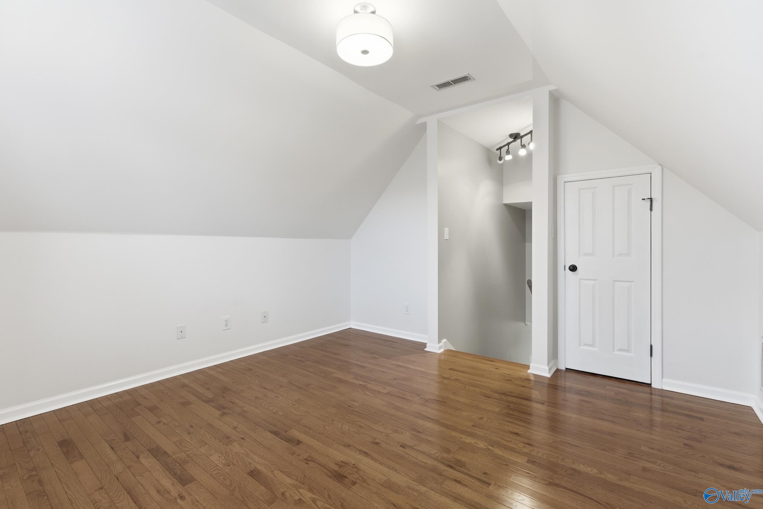 103 Ben Franklin Circle