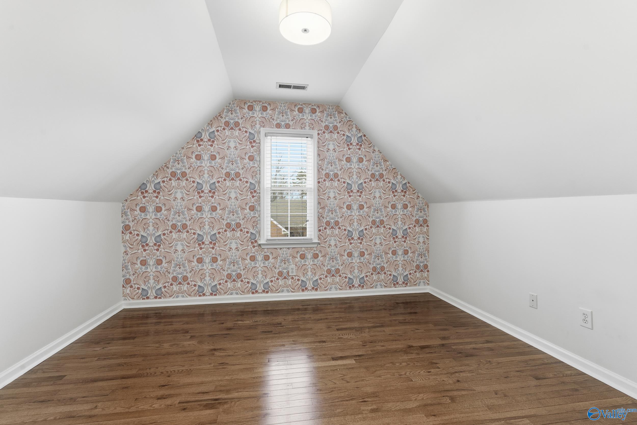 103 Ben Franklin Circle