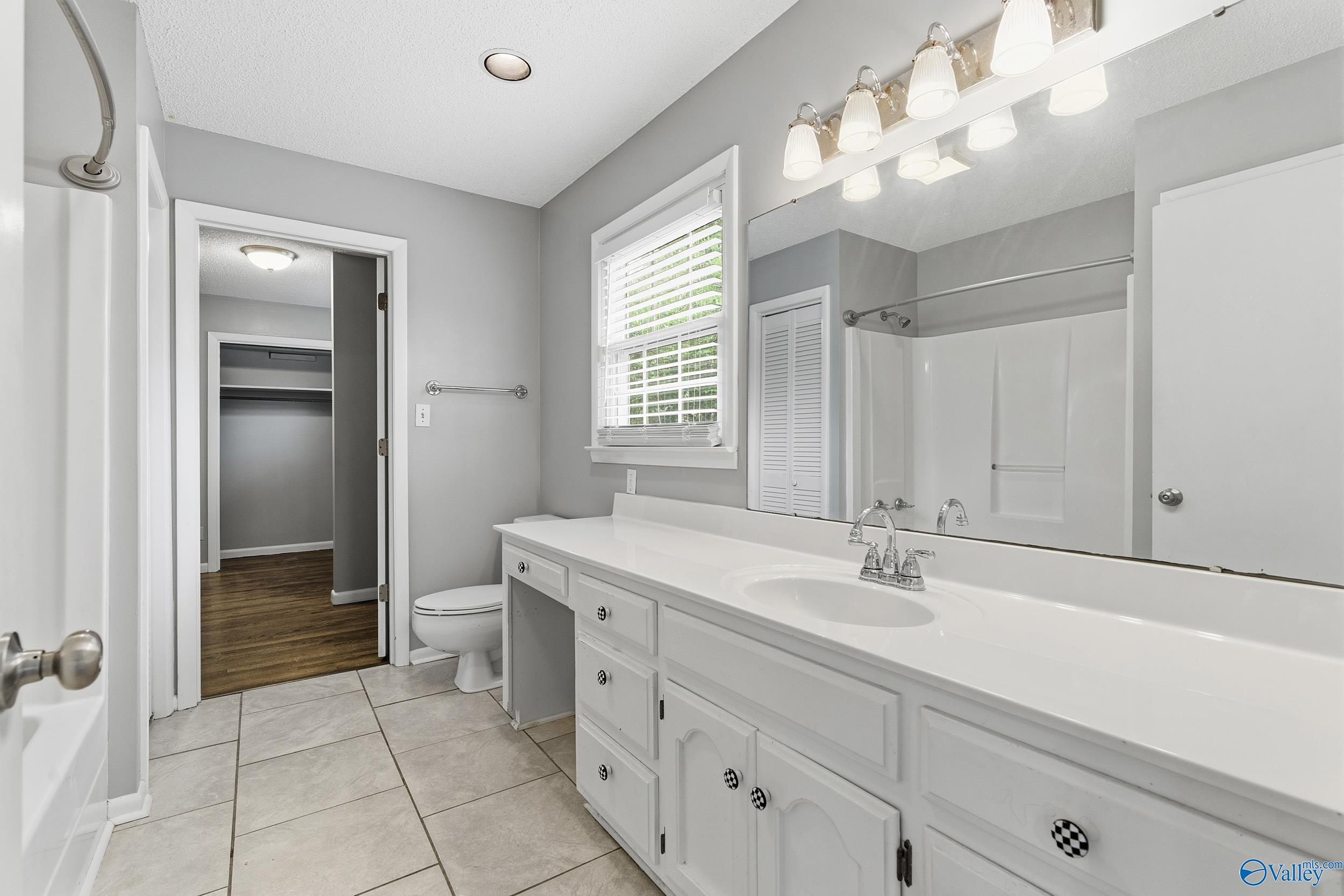 2108 Southpark Blvd SW