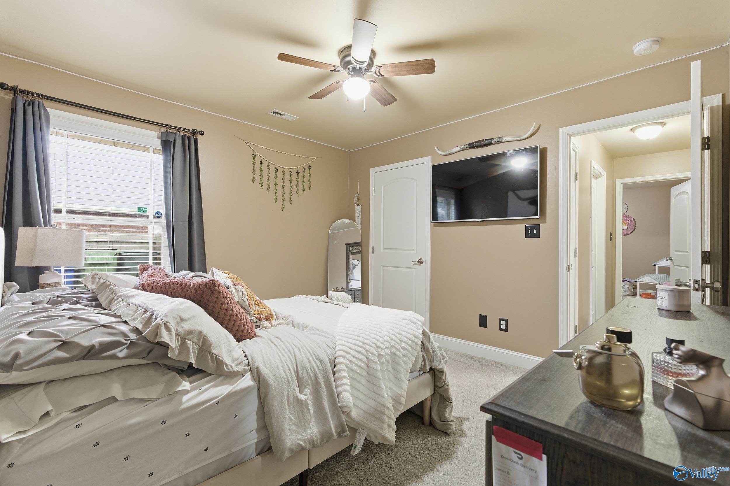 15674 Coach House Court NW