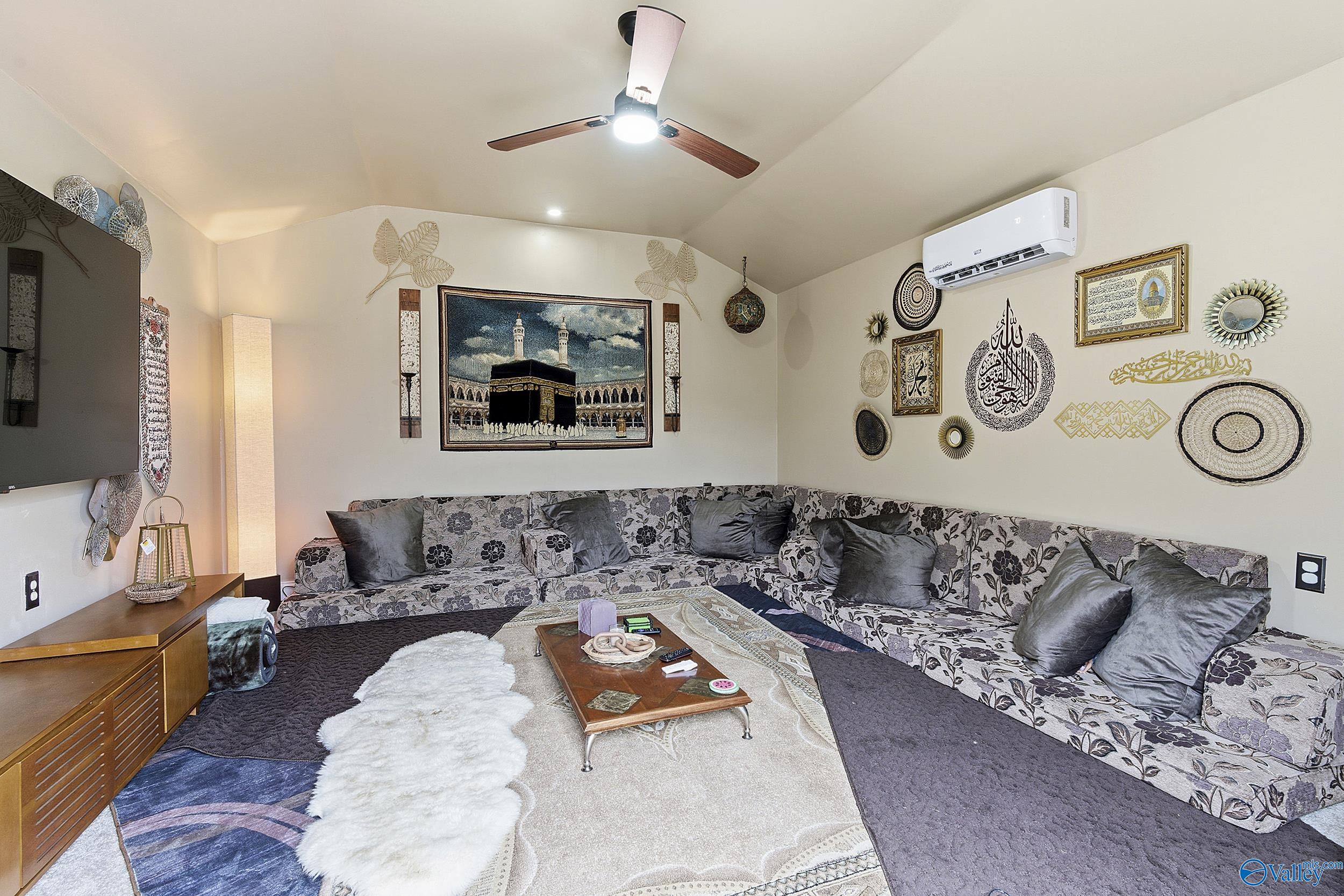 15674 Coach House Court NW