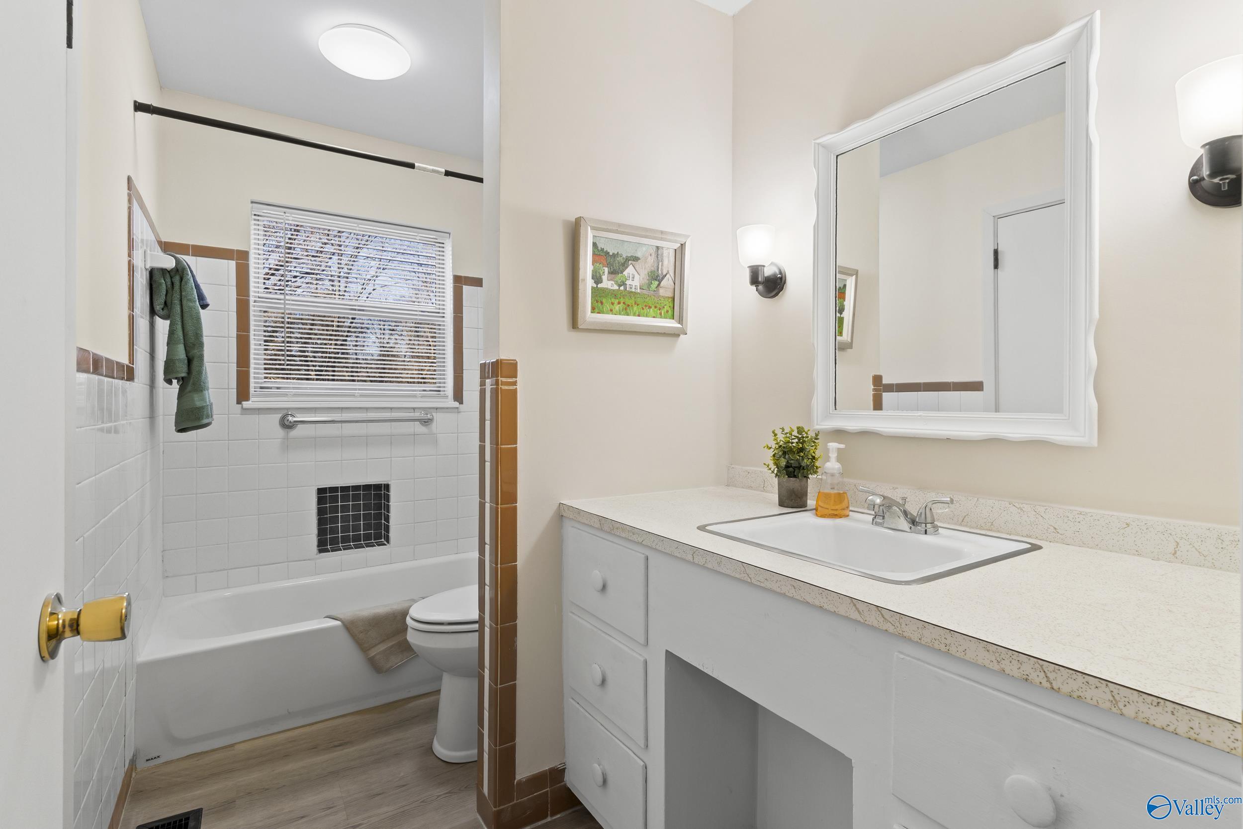 448 N Edgemont Circle