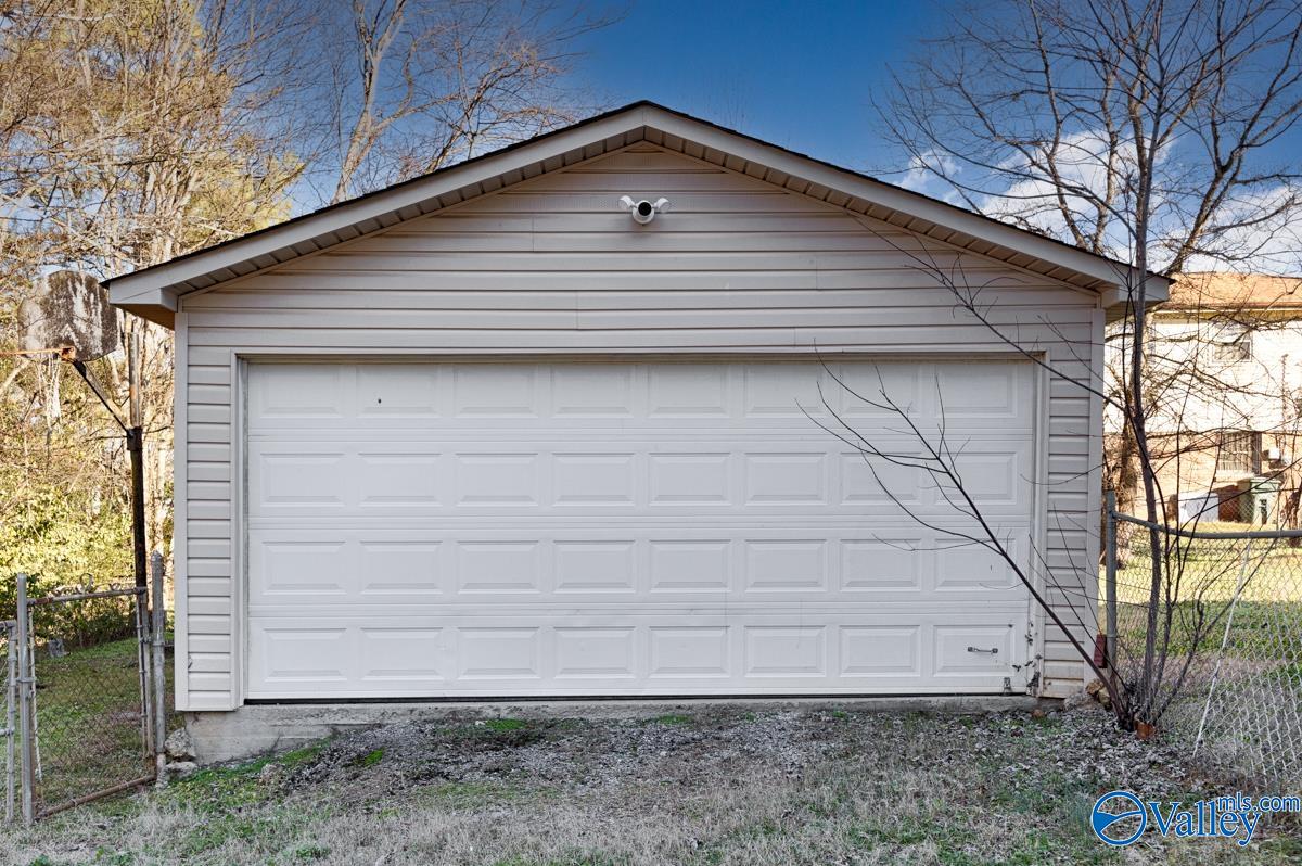5000 NW Rolling Hills Drive NW