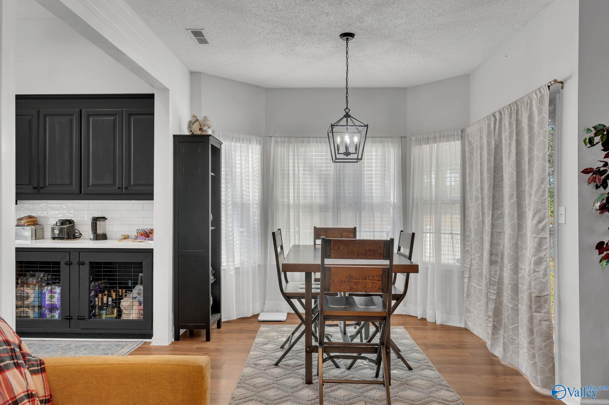 104 Kestrel Court SW