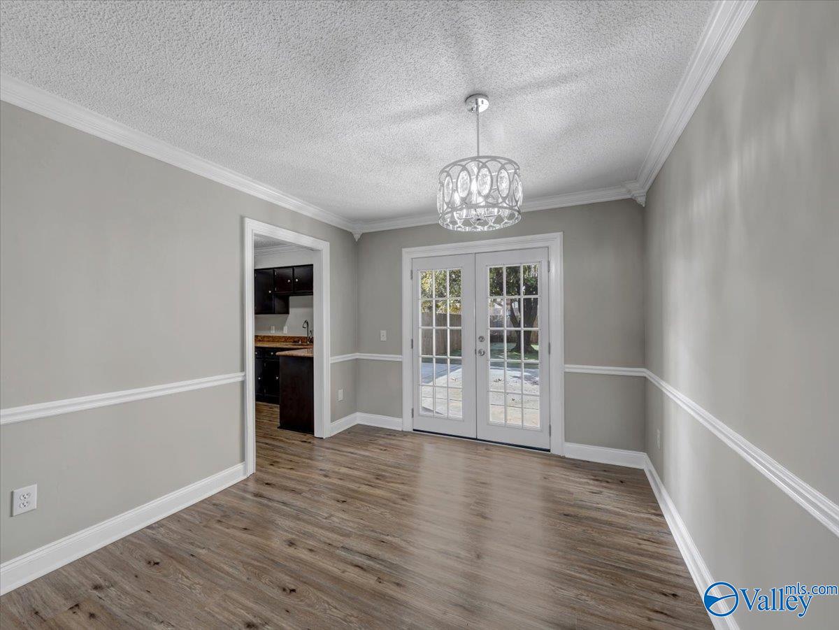 126 Cresent Circle