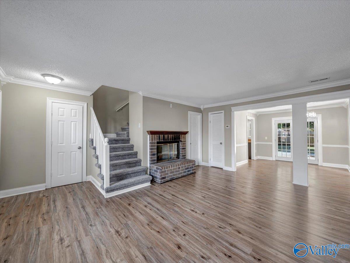 126 Cresent Circle