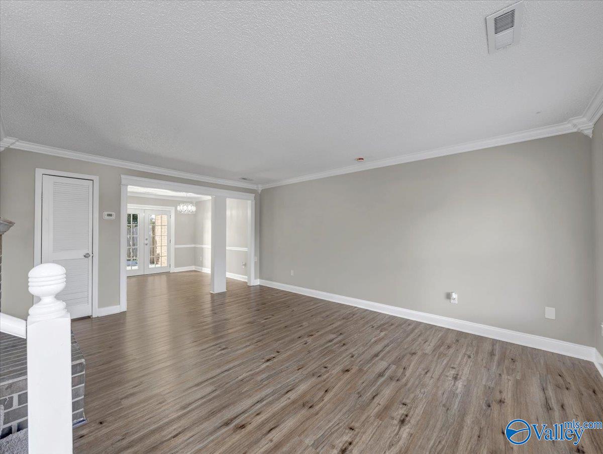 126 Cresent Circle