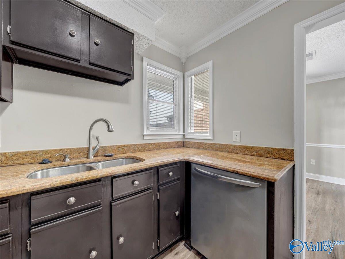 126 Cresent Circle