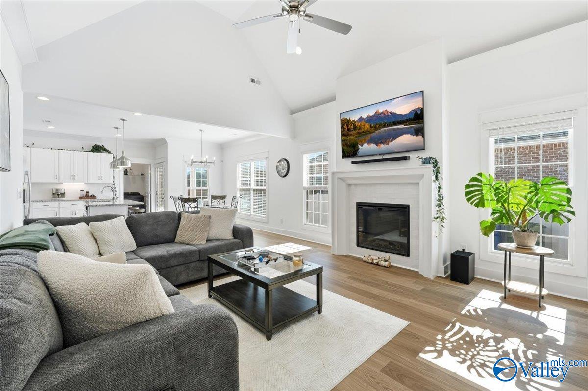 316 Shadow Court SW