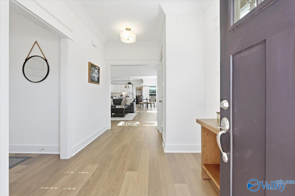 316 Shadow Court SW