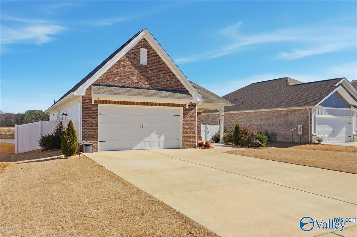 316 Shadow Court SW
