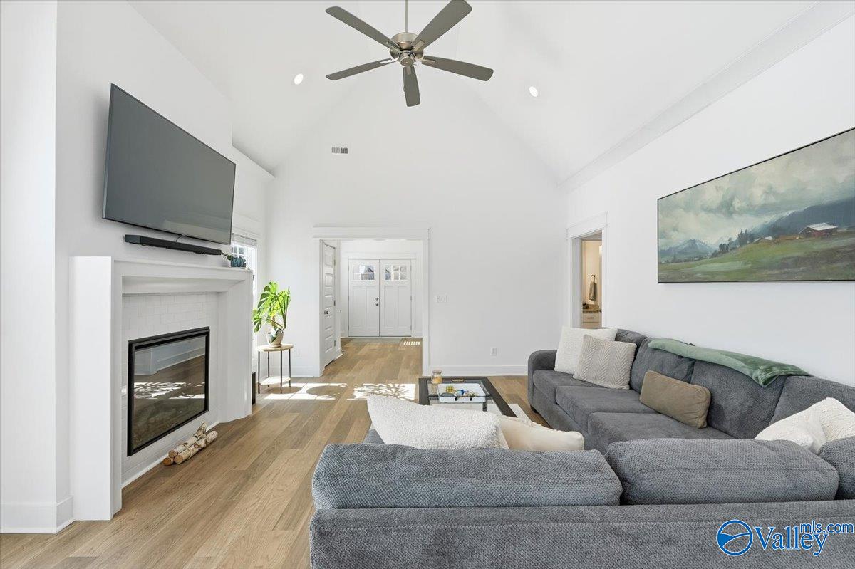 316 Shadow Court SW