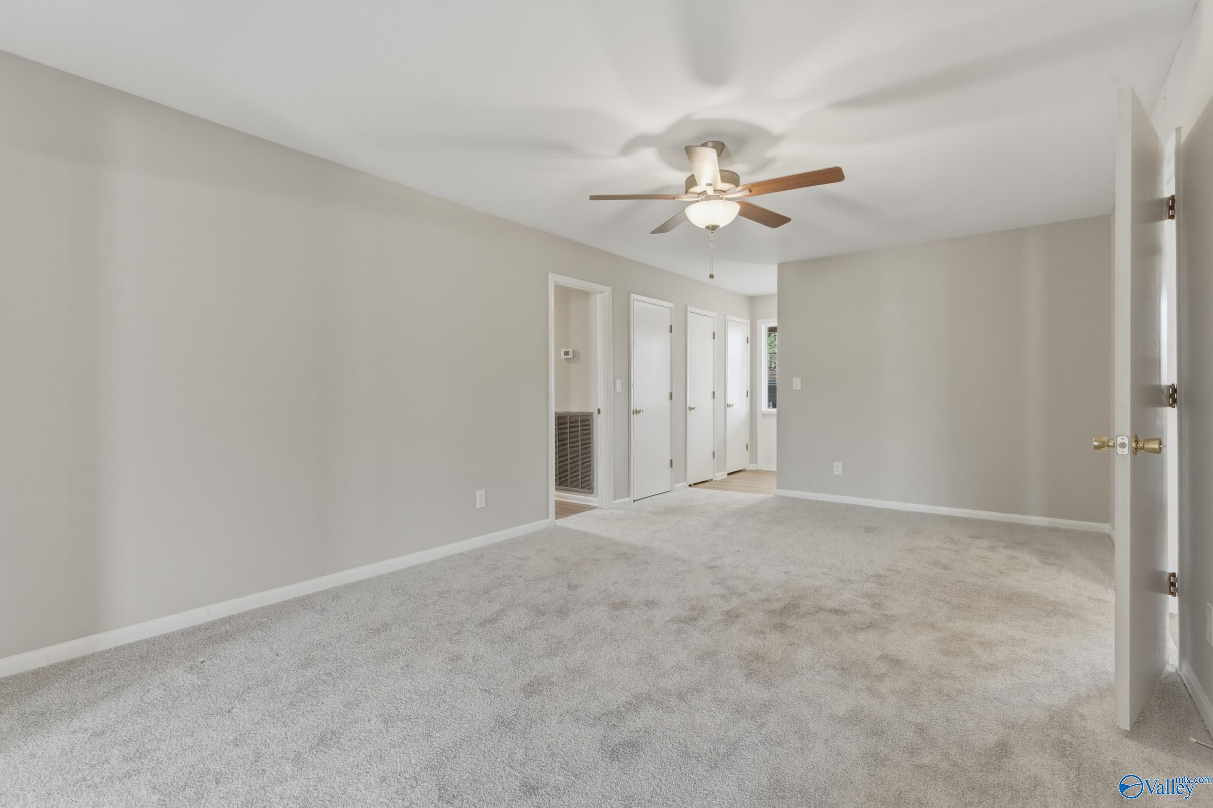 301 Holloway Street NW